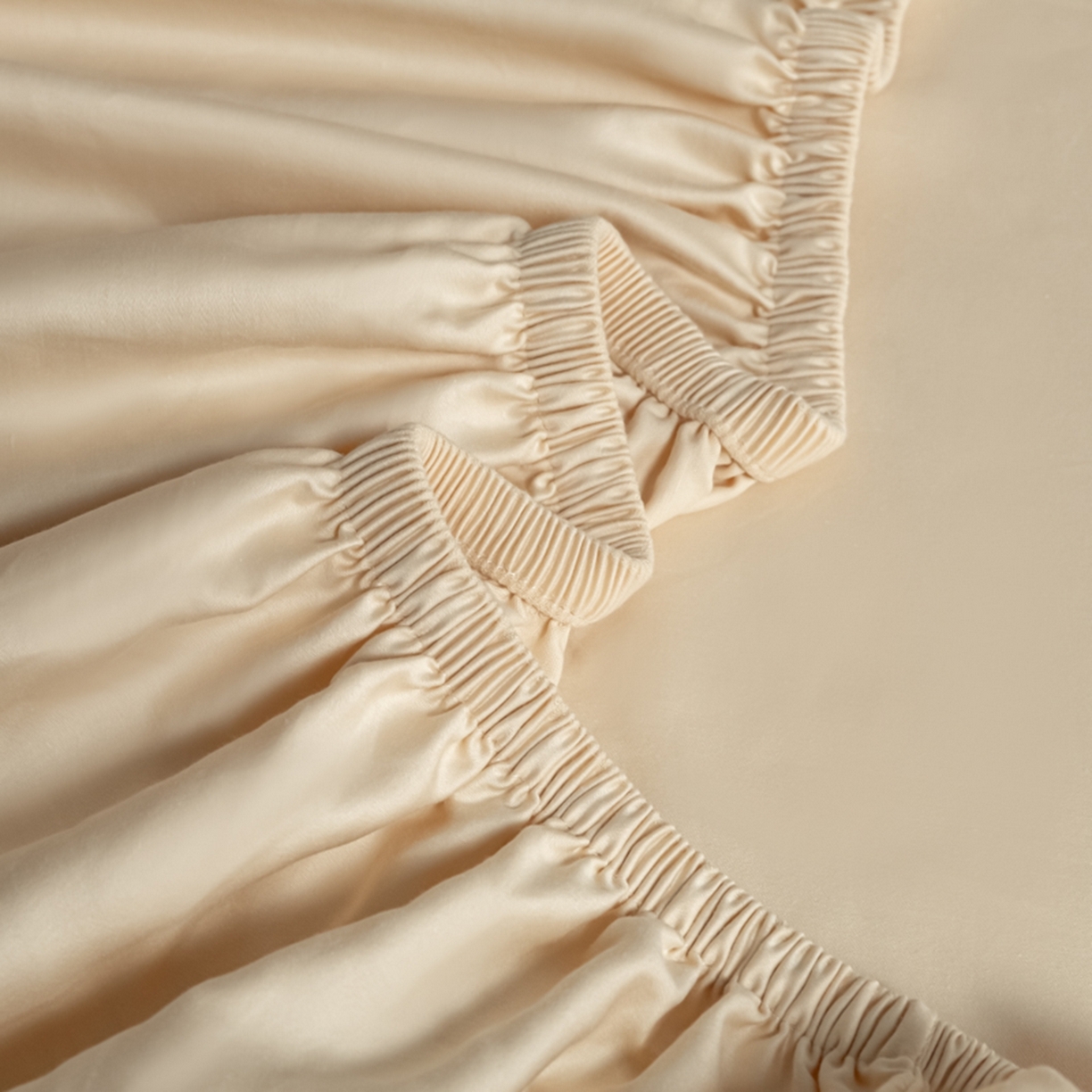 91家纺网 家纺一手货源 找家纺 秀色家纺 2026新款高端Pro+全棉纯棉床笠三件套纯棉床垫保护套简约纯色床套防尘罩单件 梦易-奶昔白