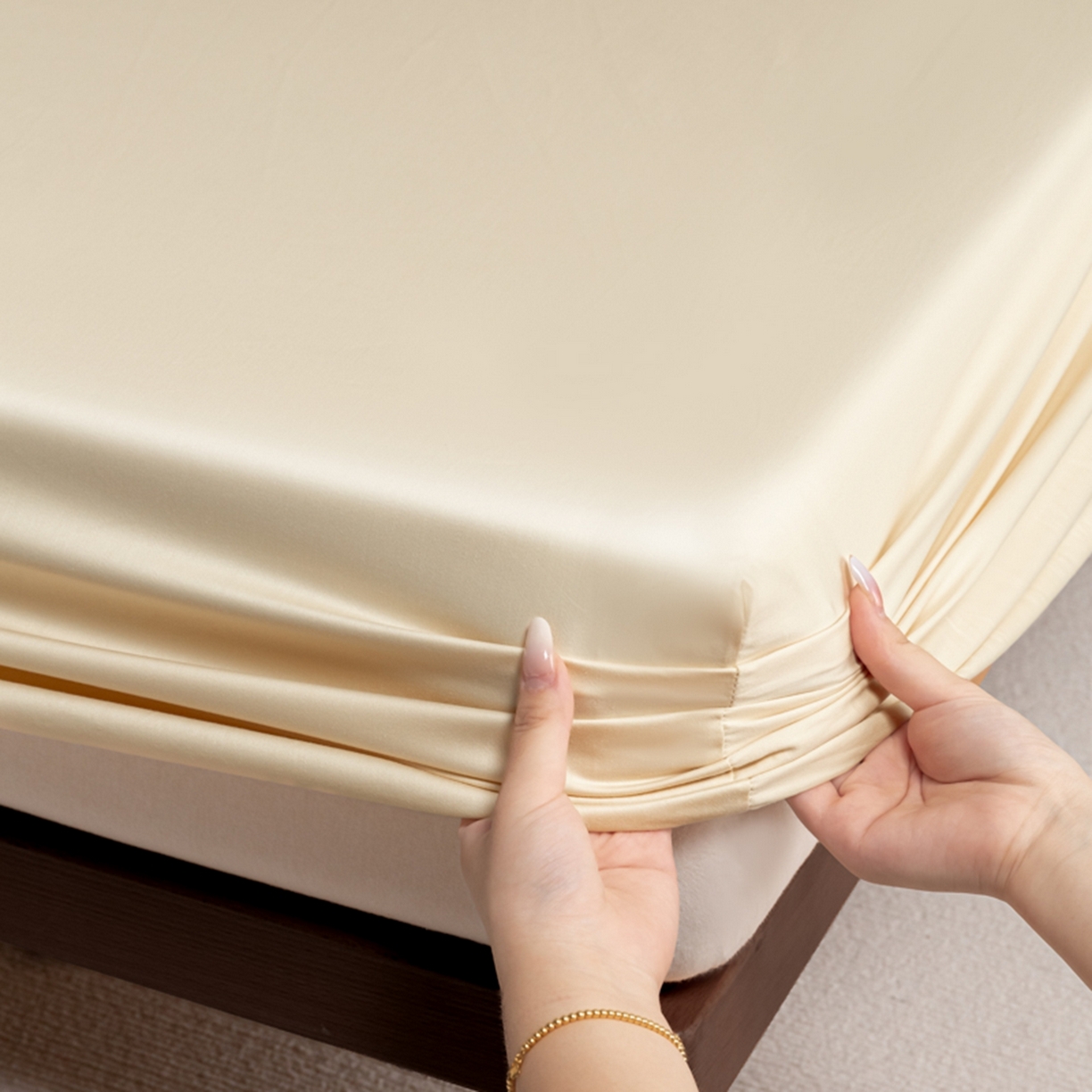 91家纺网 家纺一手货源 找家纺 秀色家纺 2026新款高端Pro+全棉纯棉床笠三件套纯棉床垫保护套简约纯色床套防尘罩单件 梦易-奶昔白