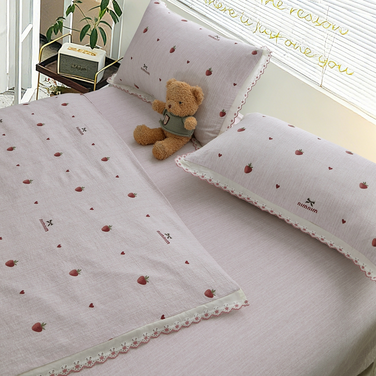 91家纺网 家纺一手货源 找家纺 恋之语 2026新款全棉花边色织水洗棉花边四件套 草莓甜酒