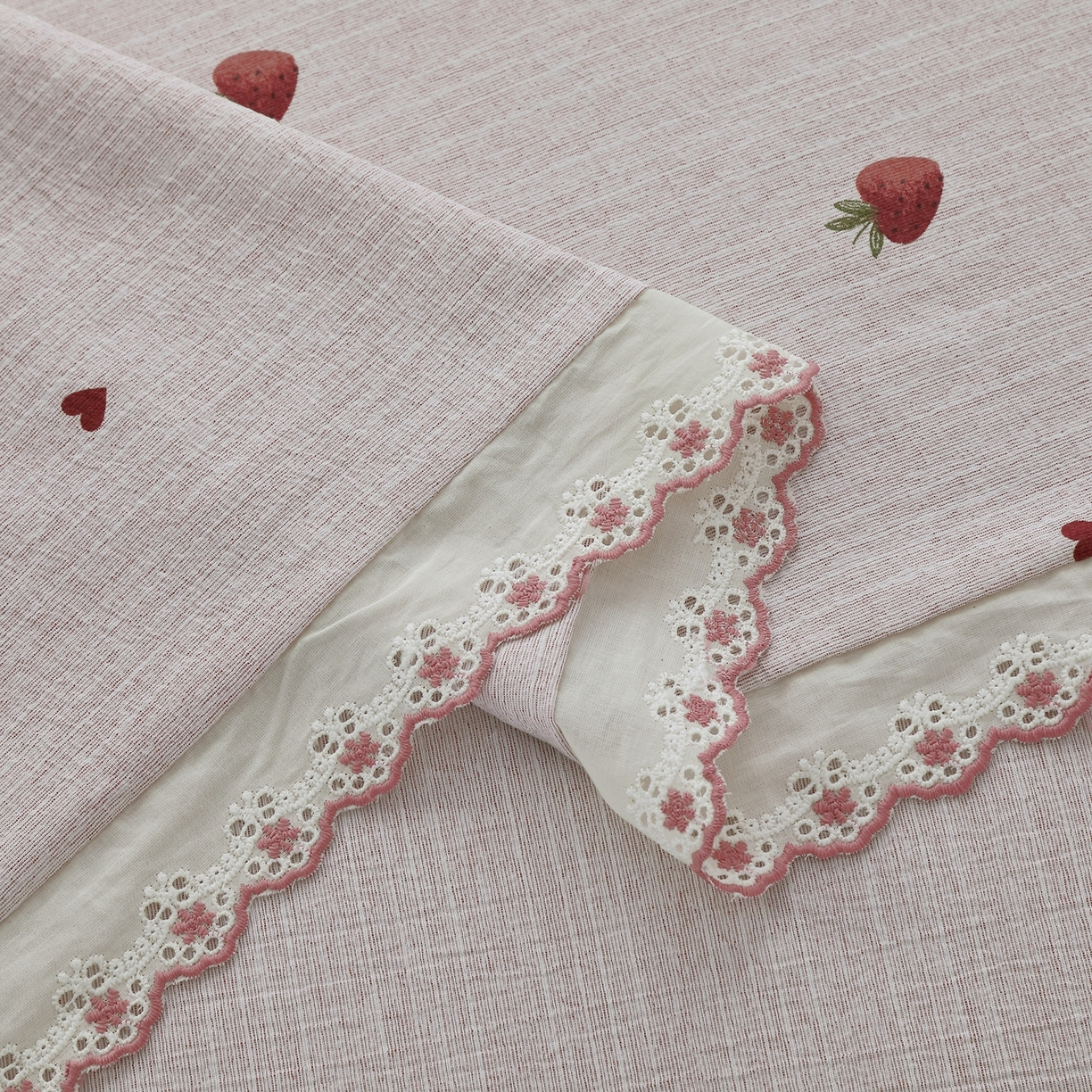 91家纺网 家纺一手货源 找家纺 恋之语 2026新款全棉花边色织水洗棉花边四件套 草莓甜酒