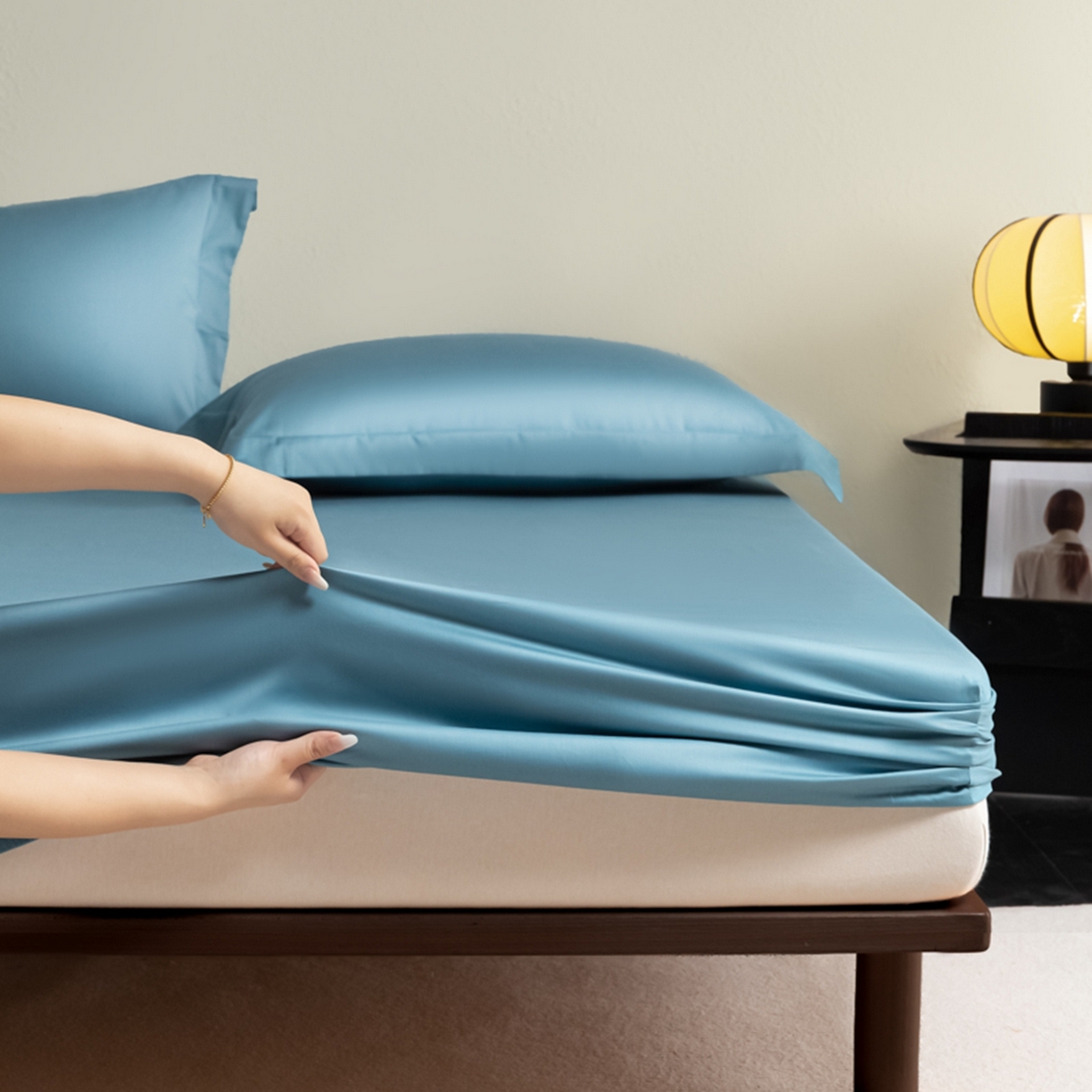 91家纺网 家纺一手货源 找家纺 秀色家纺 2026新款高端Pro+全棉纯棉床笠三件套纯棉床垫保护套简约纯色床套防尘罩单件 梦易-雾霾蓝