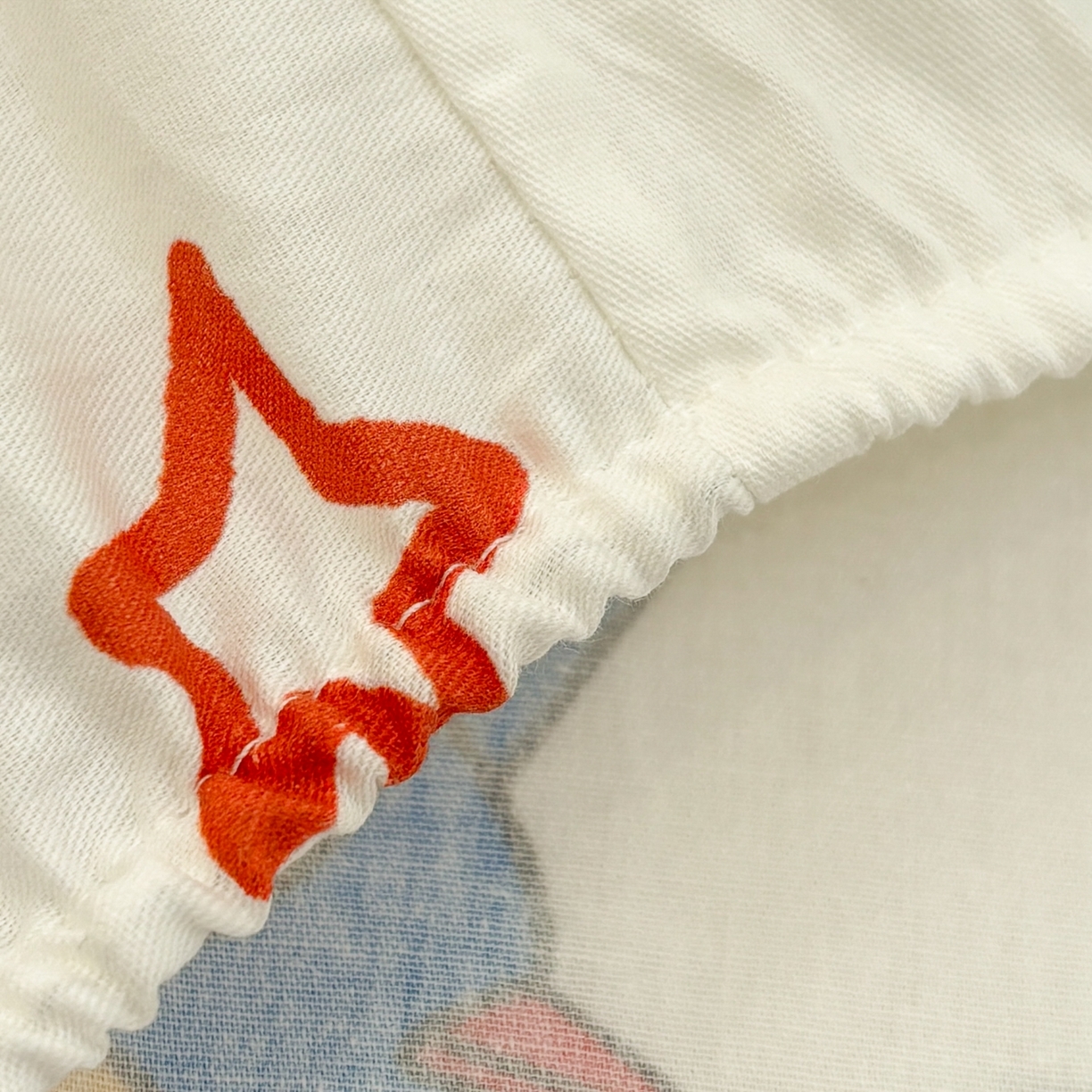 91家纺网 家纺一手货源 找家纺 孩子王家纺 2026新款卡通全棉纯棉正版授权小版蜡笔小新系列单床笠床笠单件单品床笠-含防伪码 温馨小新