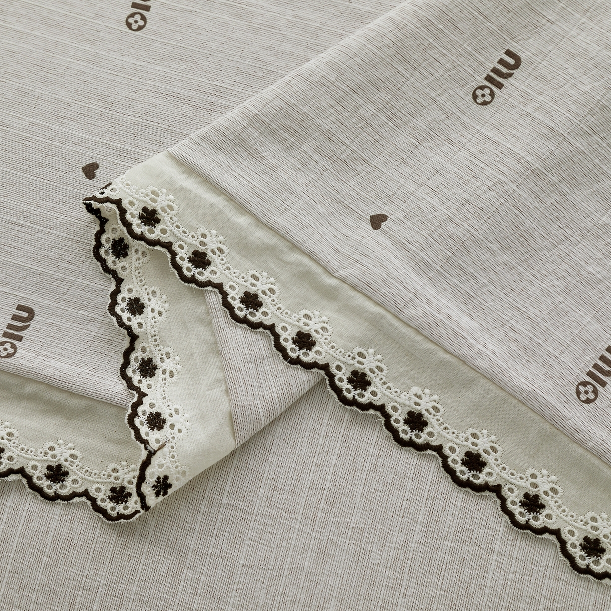 91家纺网 家纺一手货源 找家纺 恋之语 2026新款全棉花边色织水洗棉花边四件套 粉心领结