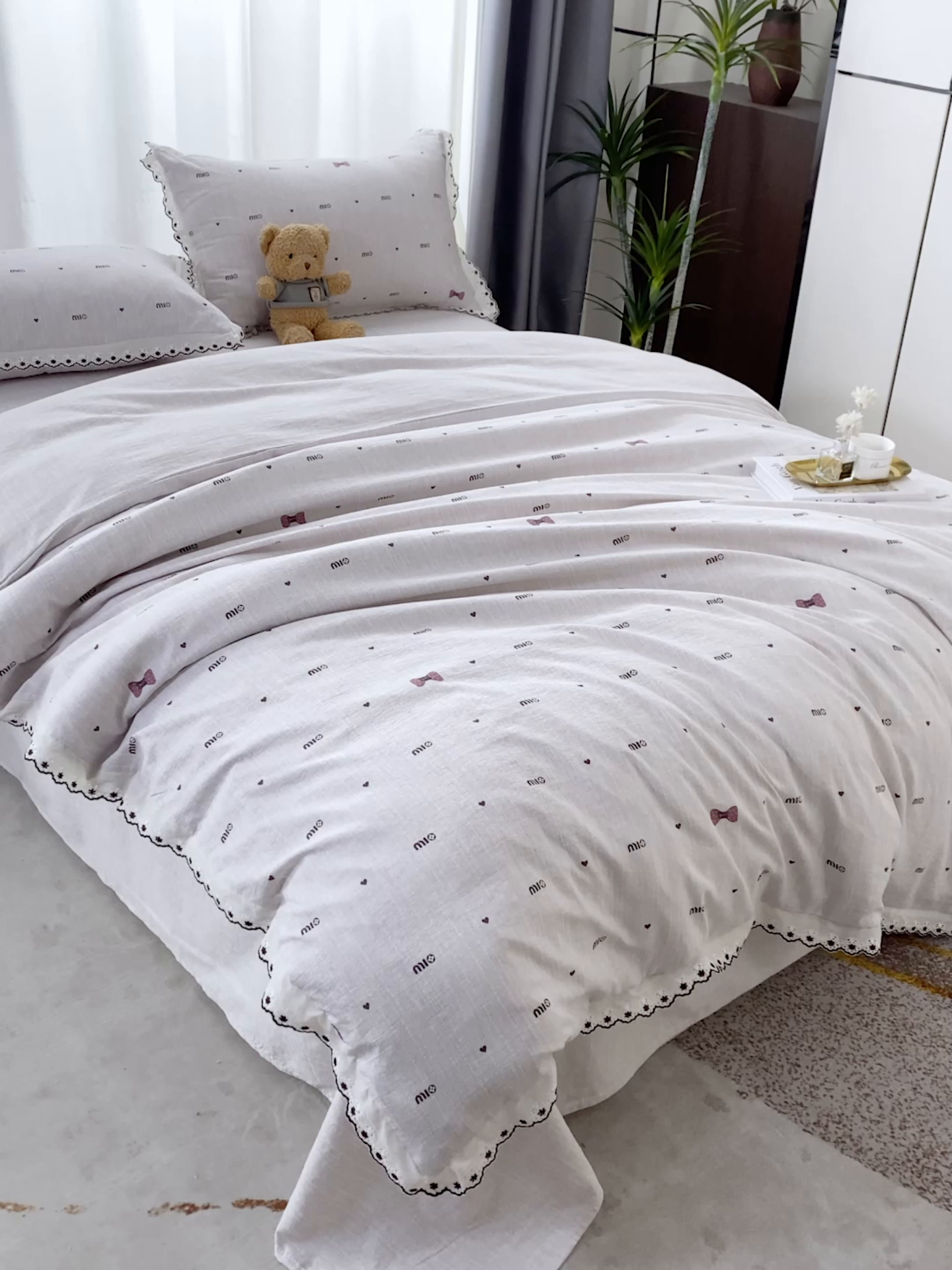 91家纺网 家纺一手货源 找家纺 恋之语 2026新款全棉花边色织水洗棉花边四件套 粉心领结