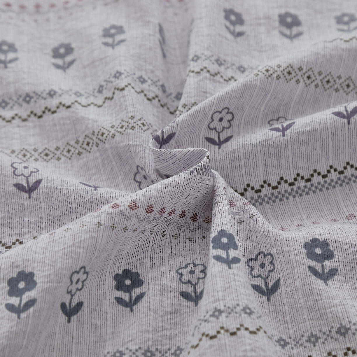 91家纺网 家纺一手货源 找家纺 恋之语 2026新款全棉花边色织水洗棉花边四件套 灰调条纹