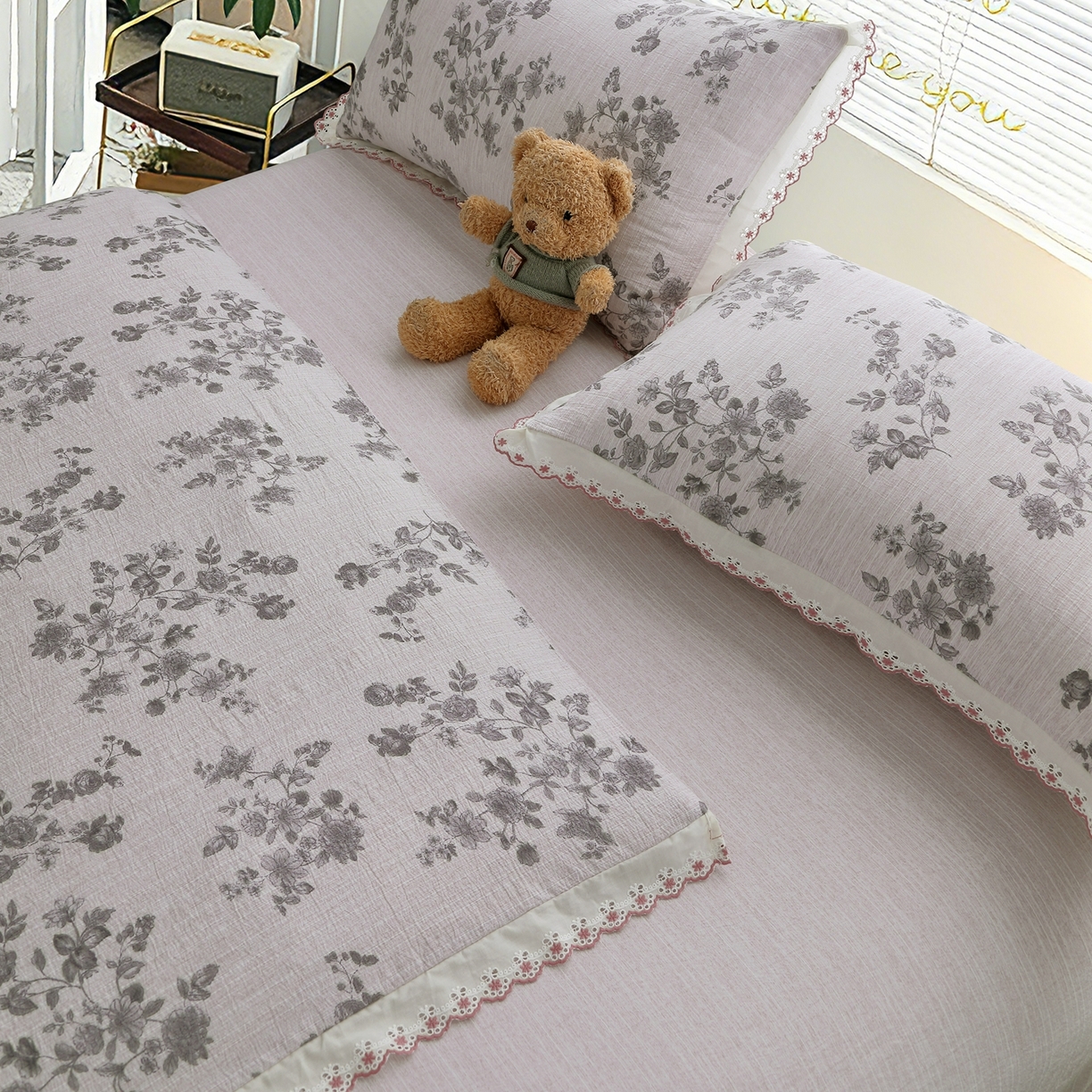 91家纺网 家纺一手货源 找家纺 恋之语 2026新款全棉花边色织水洗棉花边四件套 灰枝漫舞