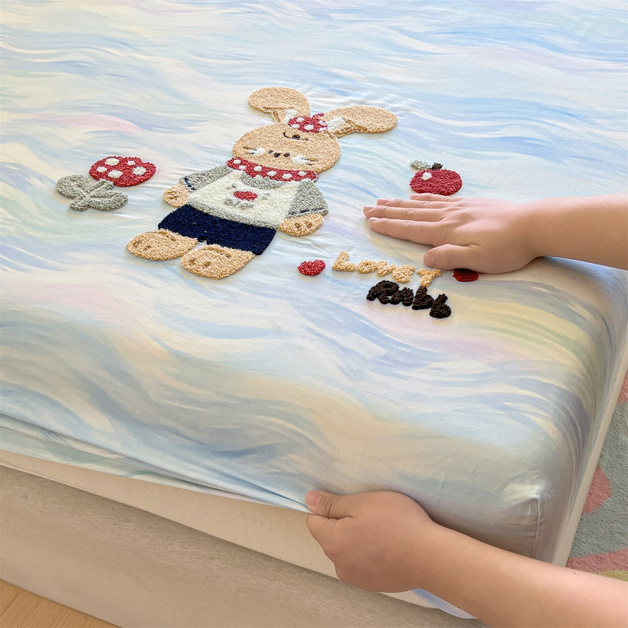 91家纺网 家纺一手货源 找家纺 笙意家纺 2026新款50S全棉纯棉毛巾绣单品床笠床笠单件 雾蓝小兔