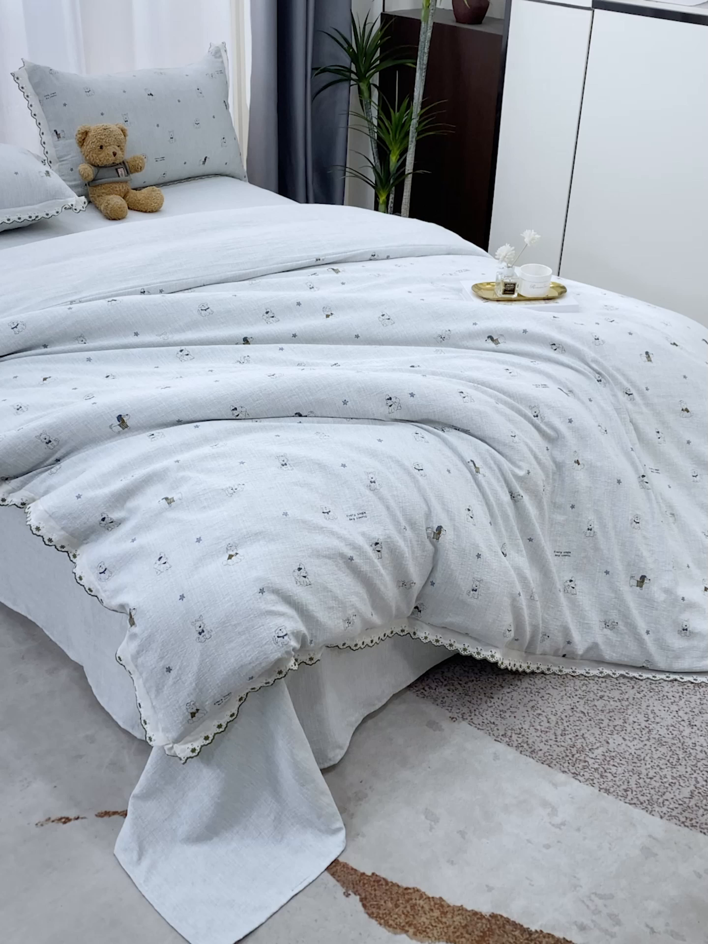 91家纺网 家纺一手货源 找家纺 恋之语 2026新款全棉花边色织水洗棉花边四件套 浅蓝萌宠