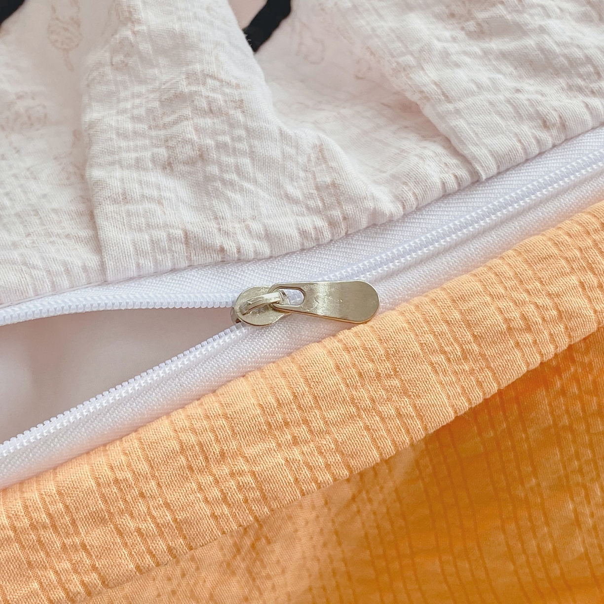 91家纺网 家纺一手货源 找家纺 爱橙家纺（原艾橙家纺） 2026春夏新款韩式花边110g超柔泡芙纱四件套 吉象