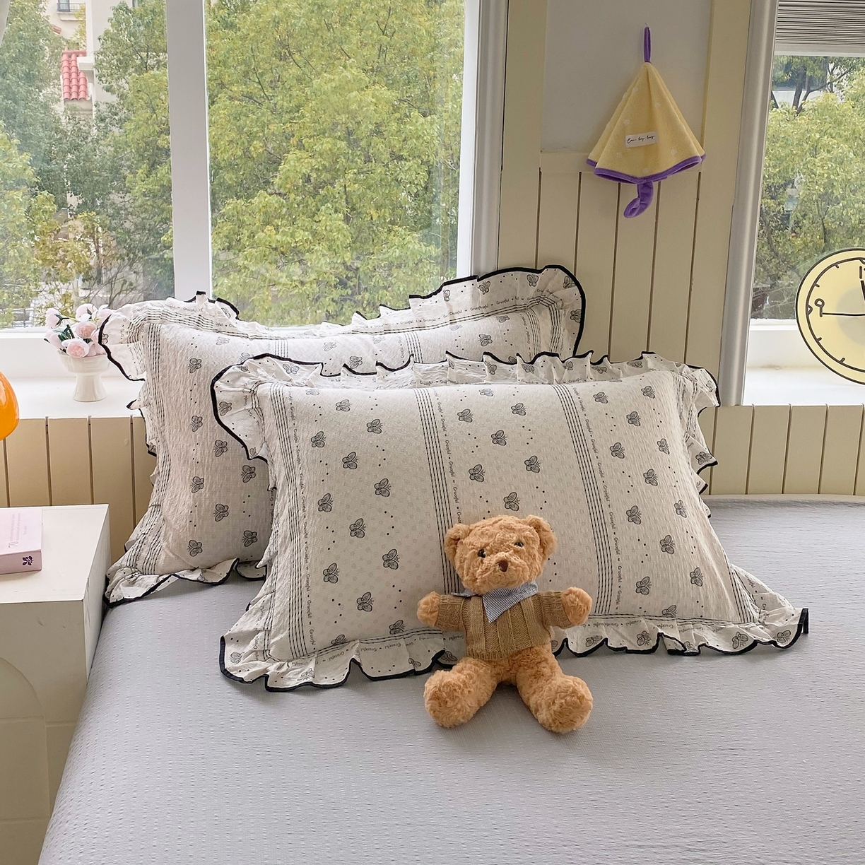 91家纺网 家纺一手货源 找家纺 爱橙家纺（原艾橙家纺） 2026春夏新款韩式花边110g超柔泡芙纱四件套 蝶语