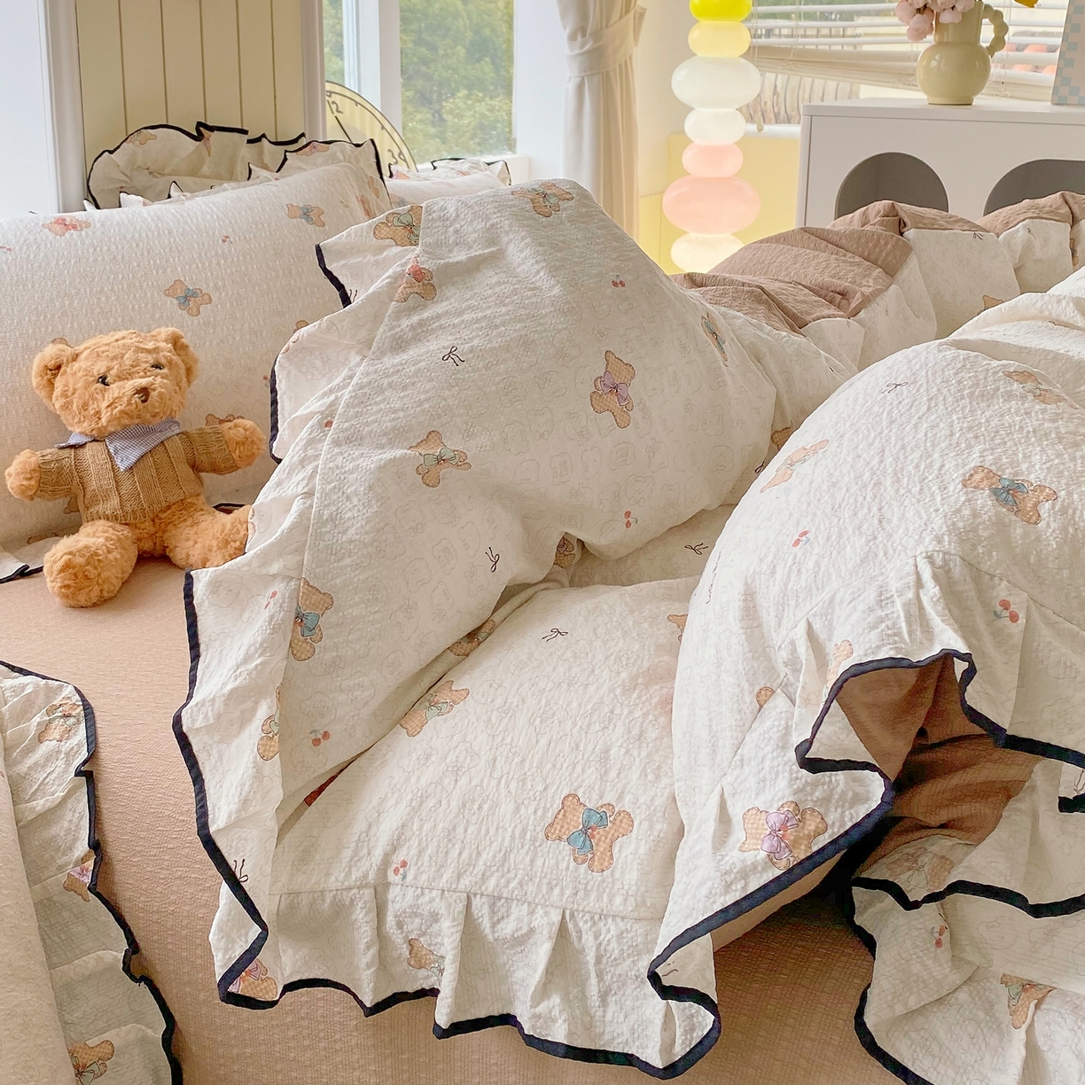 91家纺网 家纺一手货源 找家纺 爱橙家纺（原艾橙家纺） 2026春夏新款韩式花边110g超柔泡芙纱四件套 云朵熊