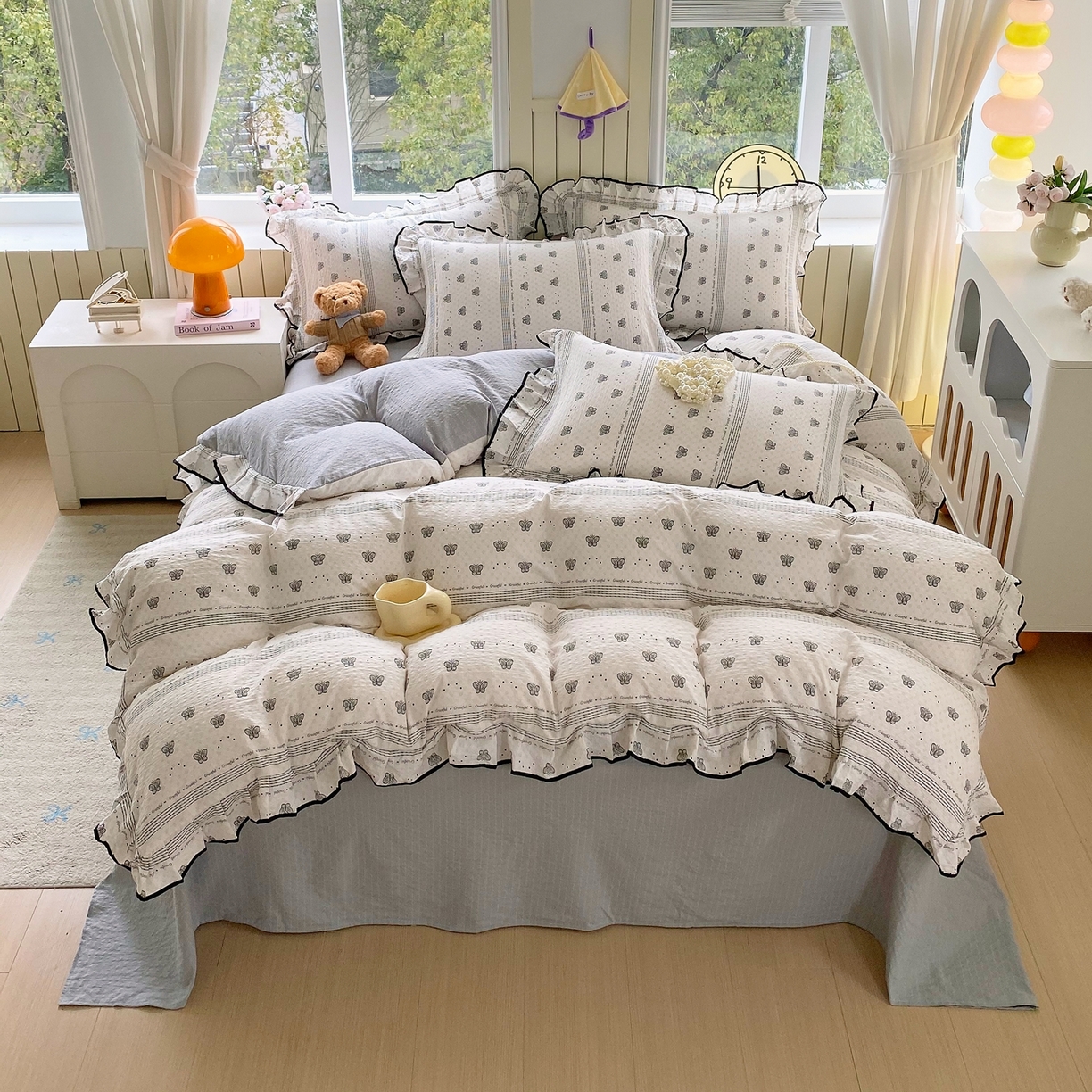 91家纺网 家纺一手货源 找家纺 爱橙家纺（原艾橙家纺） 2026春夏新款韩式花边110g超柔泡芙纱四件套 蝶语