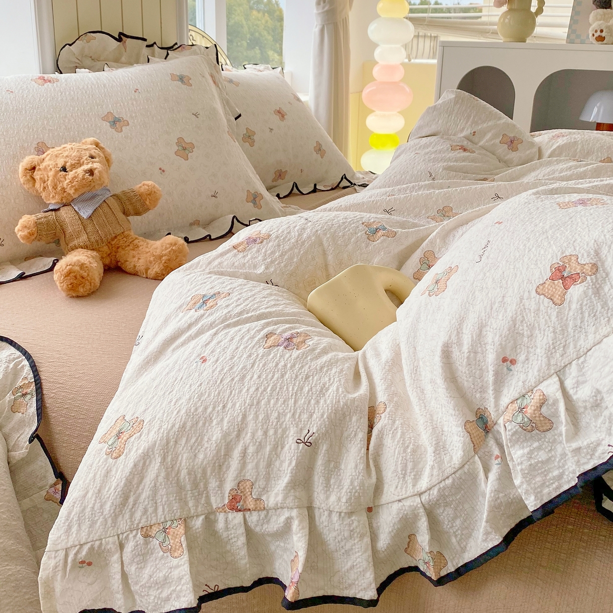 91家纺网 家纺一手货源 找家纺 爱橙家纺（原艾橙家纺） 2026春夏新款韩式花边110g超柔泡芙纱四件套 云朵熊