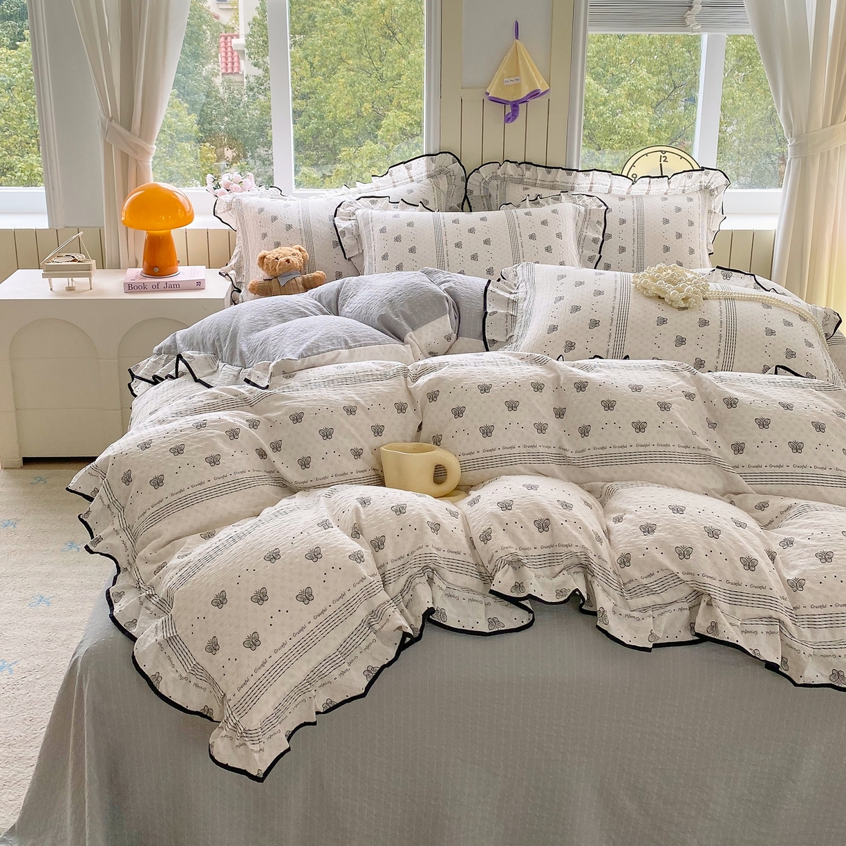 91家纺网 家纺一手货源 找家纺 爱橙家纺（原艾橙家纺） 2026春夏新款韩式花边110g超柔泡芙纱四件套 蝶语