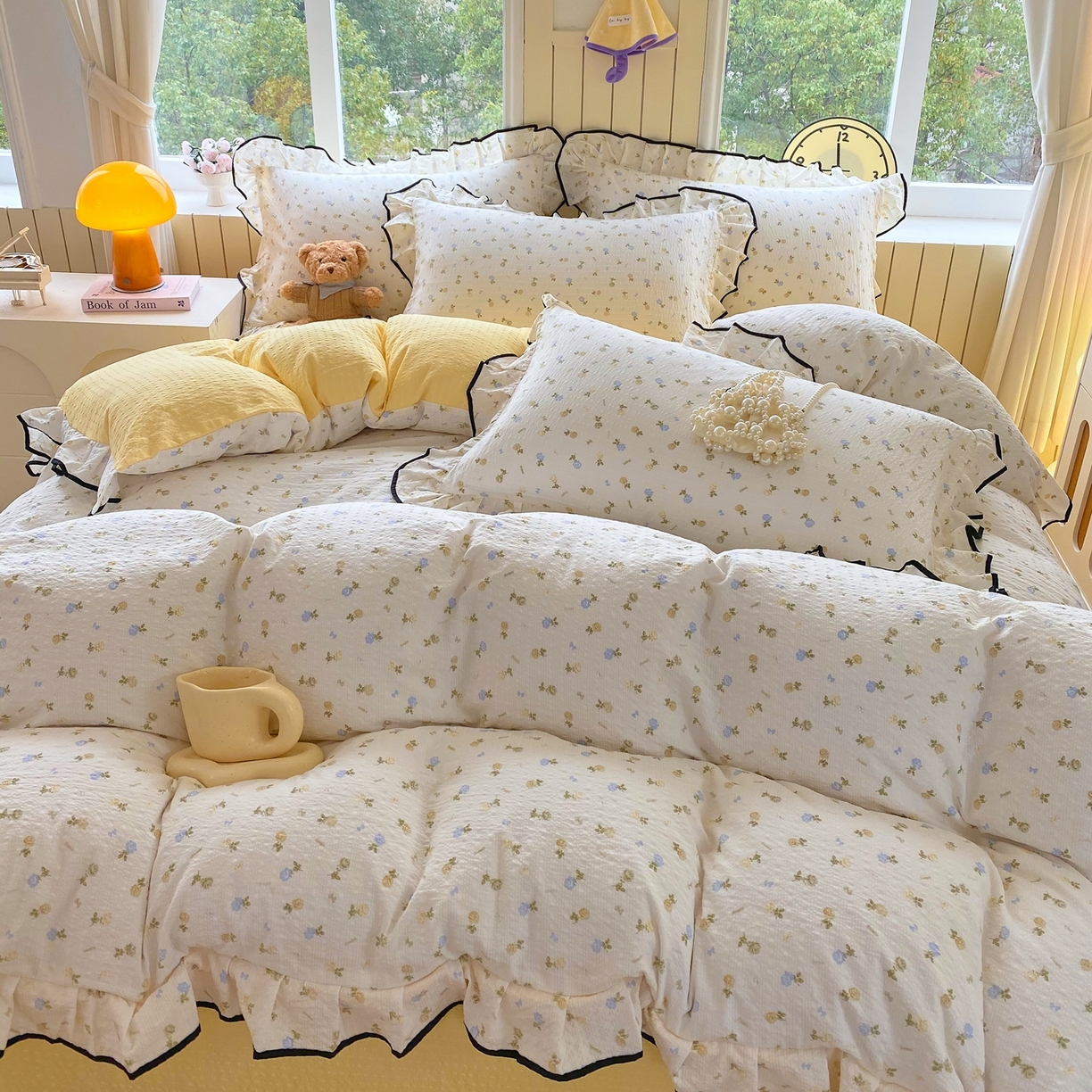 91家纺网 家纺一手货源 找家纺 爱橙家纺（原艾橙家纺） 2026春夏新款韩式花边110g超柔泡芙纱四件套 素锦织花