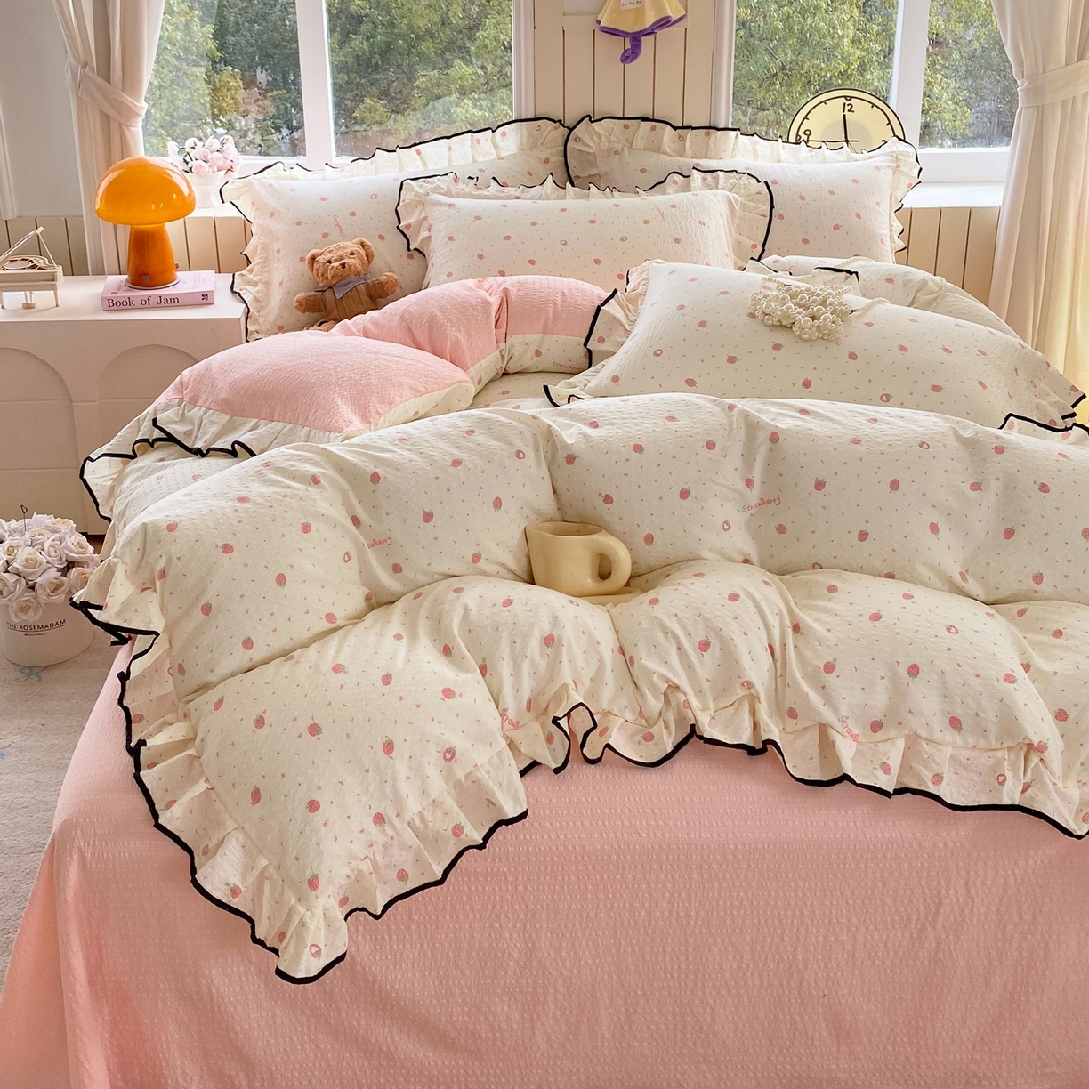 91家纺网 家纺一手货源 找家纺 爱橙家纺（原艾橙家纺） 2026春夏新款韩式花边110g超柔泡芙纱四件套 美莓果