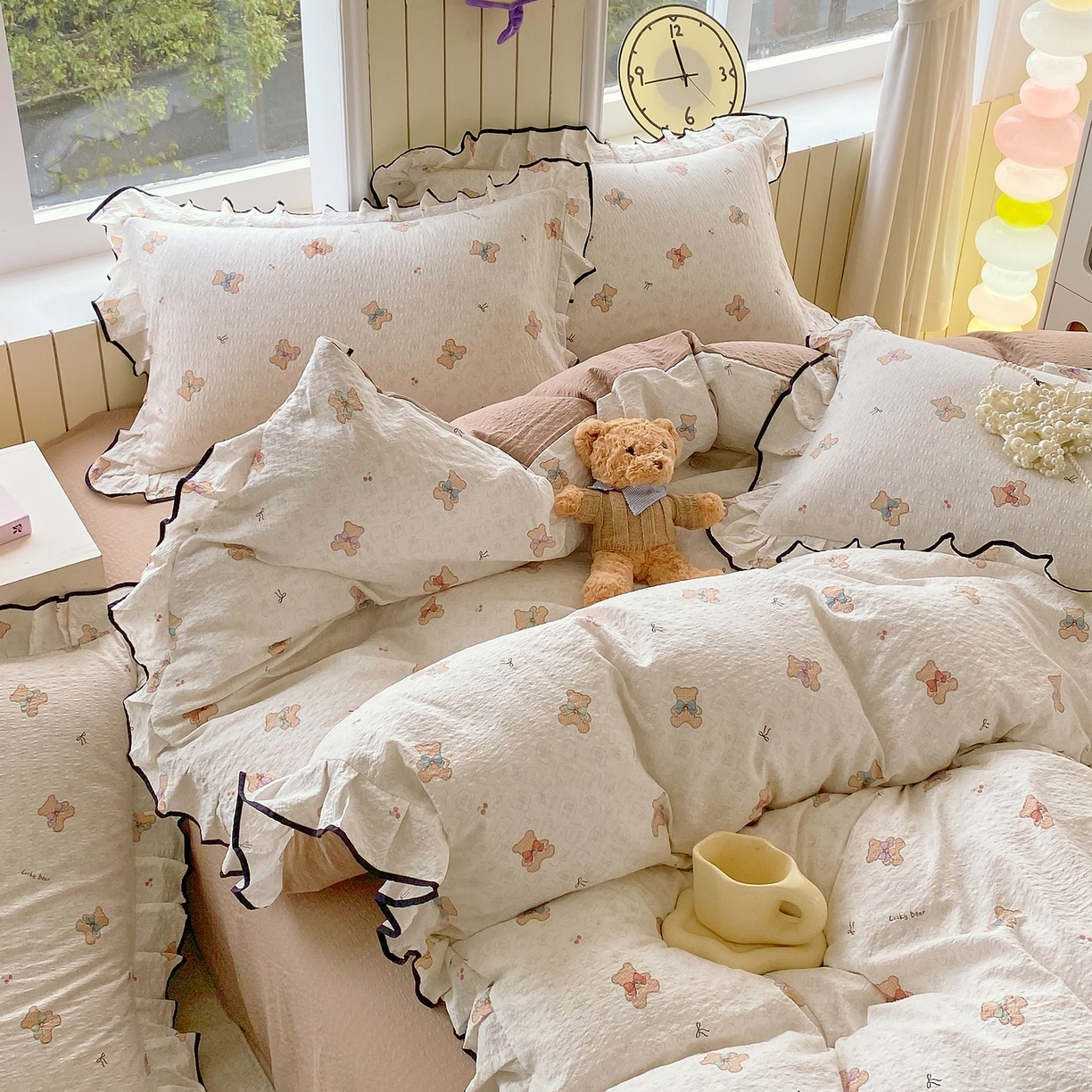 91家纺网 家纺一手货源 找家纺 爱橙家纺（原艾橙家纺） 2026春夏新款韩式花边110g超柔泡芙纱四件套 云朵熊