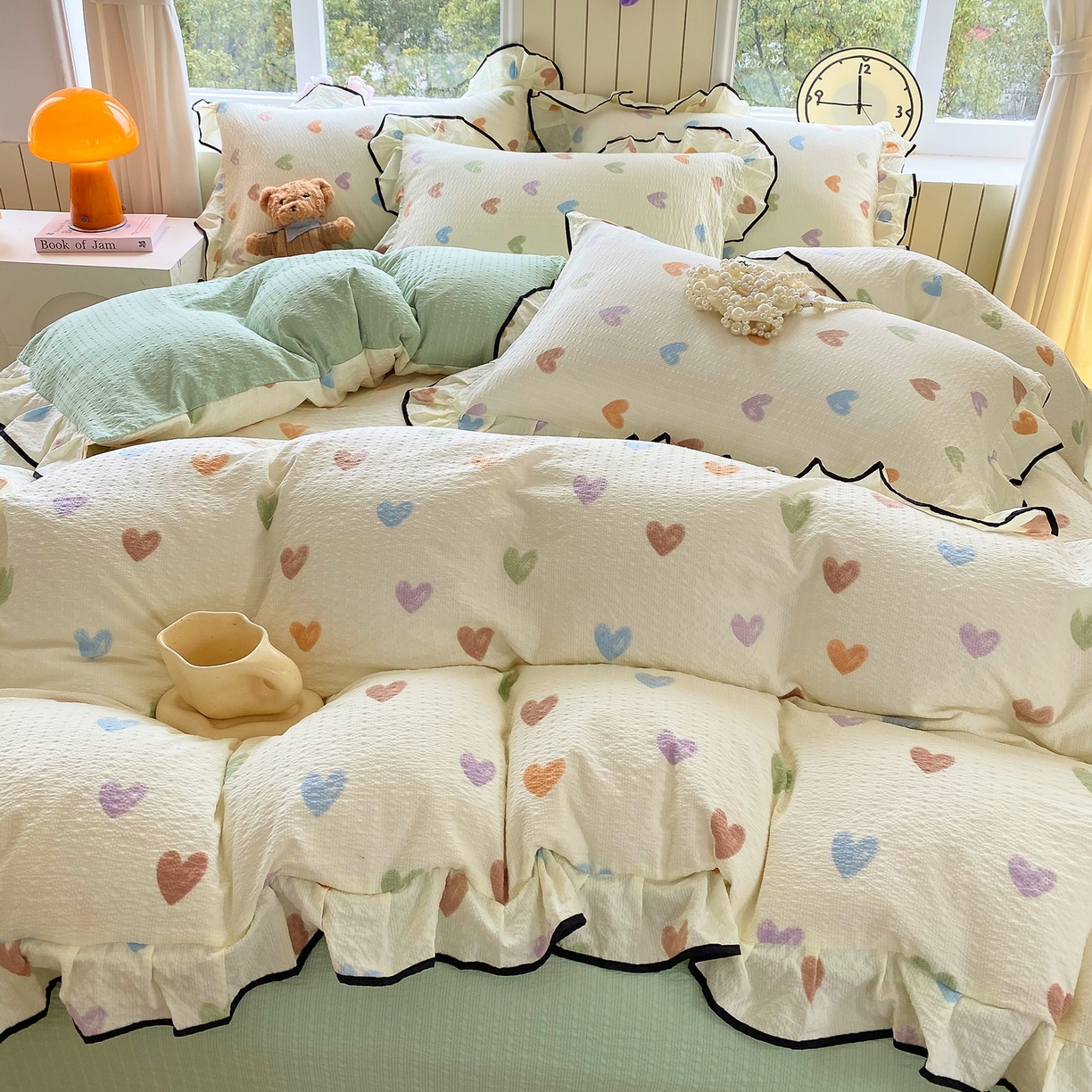 91家纺网 家纺一手货源 找家纺 爱橙家纺（原艾橙家纺） 2026春夏新款韩式花边110g超柔泡芙纱四件套 马卡龙爱心