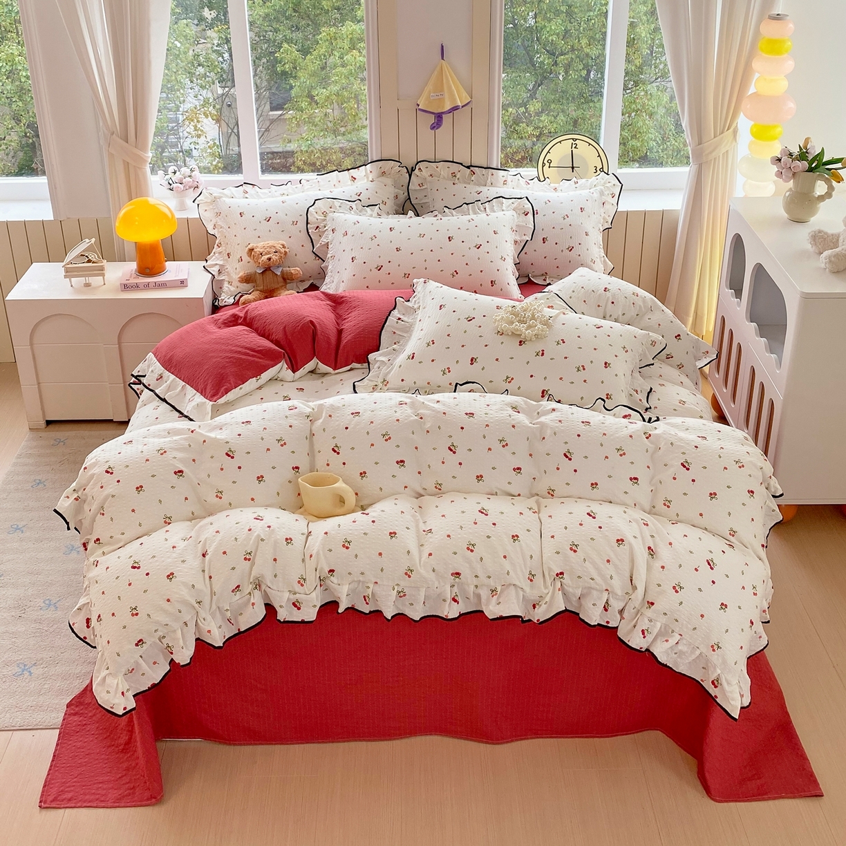 91家纺网 家纺一手货源 找家纺 爱橙家纺（原艾橙家纺） 2026春夏新款韩式花边110g超柔泡芙纱四件套 樱红絮语