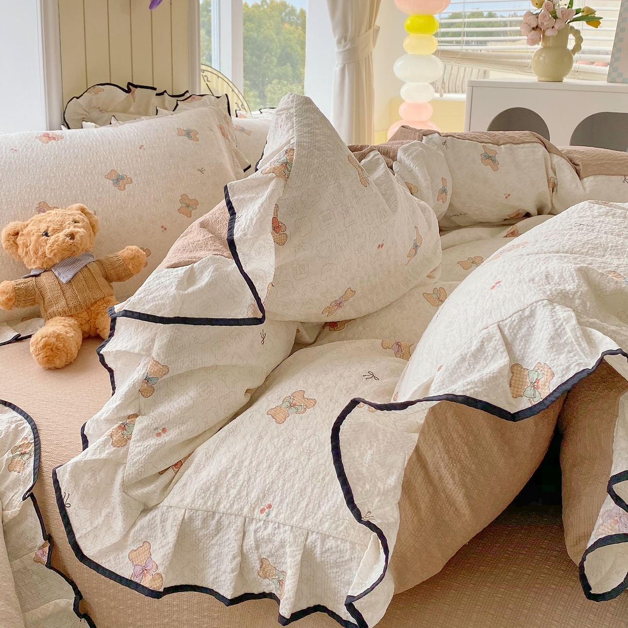 91家纺网 家纺一手货源 找家纺 爱橙家纺（原艾橙家纺） 2026春夏新款韩式花边110g超柔泡芙纱四件套 云朵熊