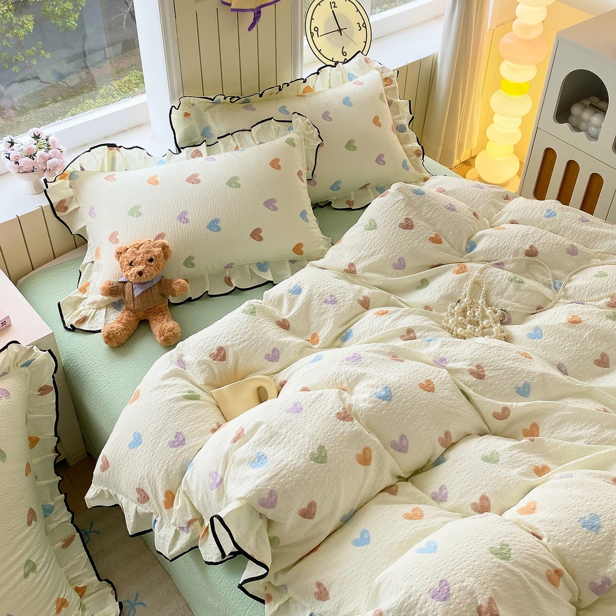 91家纺网 家纺一手货源 找家纺 爱橙家纺（原艾橙家纺） 2026春夏新款韩式花边110g超柔泡芙纱四件套 马卡龙爱心