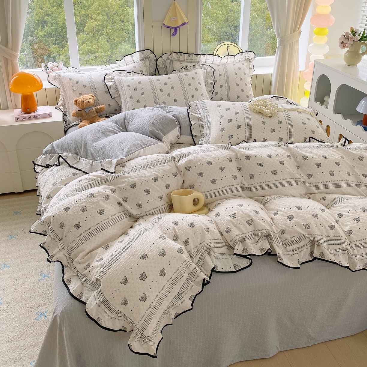 91家纺网 家纺一手货源 找家纺 爱橙家纺（原艾橙家纺） 2026春夏新款韩式花边110g超柔泡芙纱四件套 蝶语