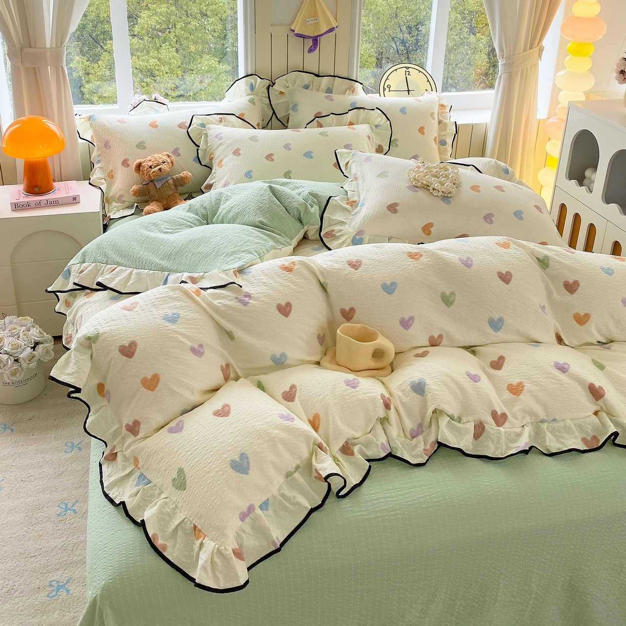 91家纺网 家纺一手货源 找家纺 爱橙家纺（原艾橙家纺） 2026春夏新款韩式花边110g超柔泡芙纱四件套 马卡龙爱心