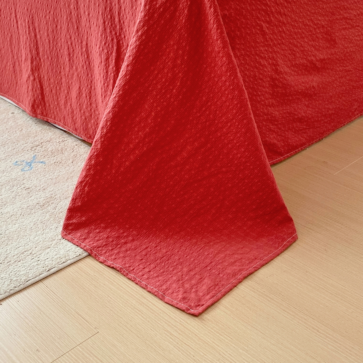 91家纺网 家纺一手货源 找家纺 爱橙家纺（原艾橙家纺） 2026春夏新款韩式花边110g超柔泡芙纱四件套 樱红絮语