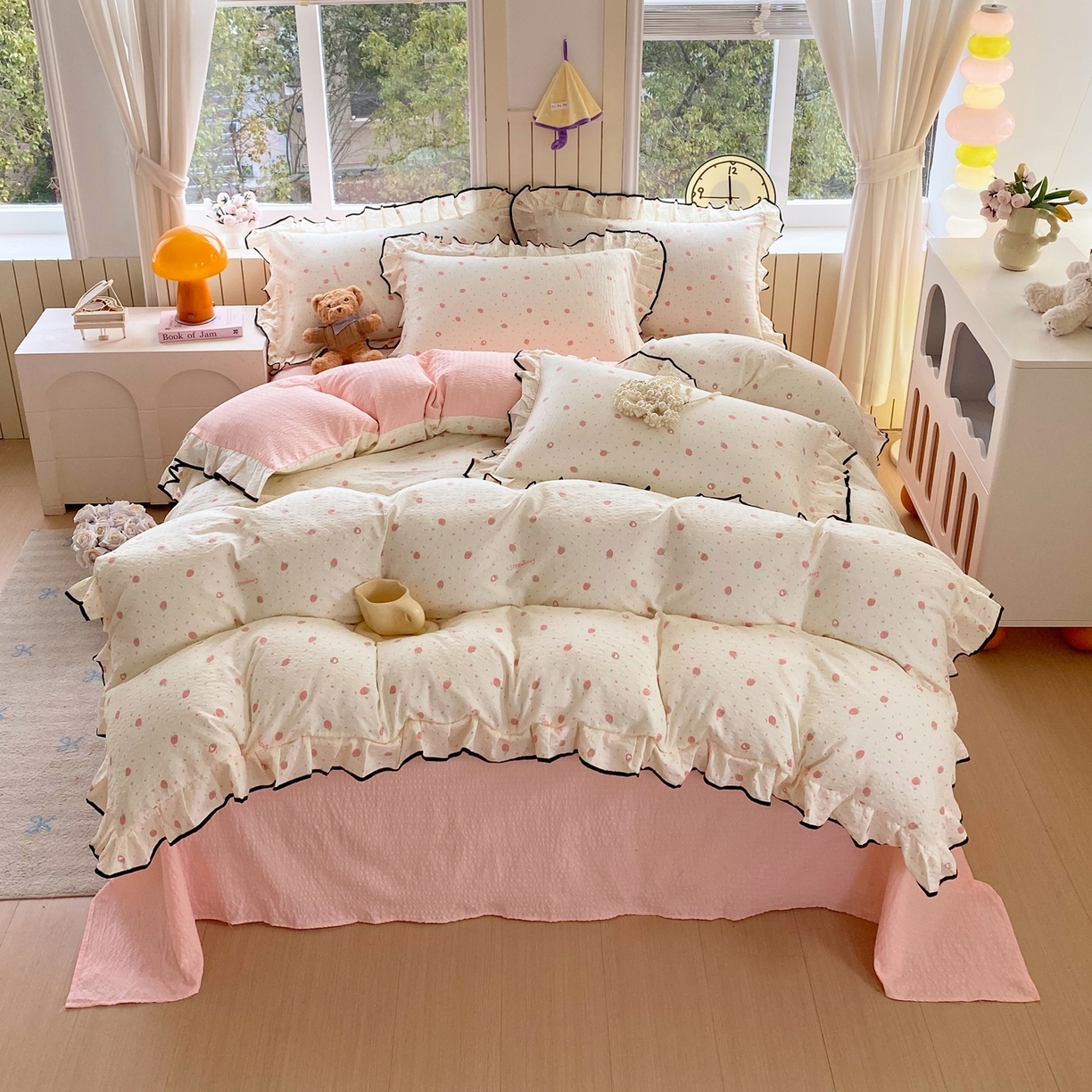 91家纺网 家纺一手货源 找家纺 爱橙家纺（原艾橙家纺） 2026春夏新款韩式花边110g超柔泡芙纱四件套 美莓果