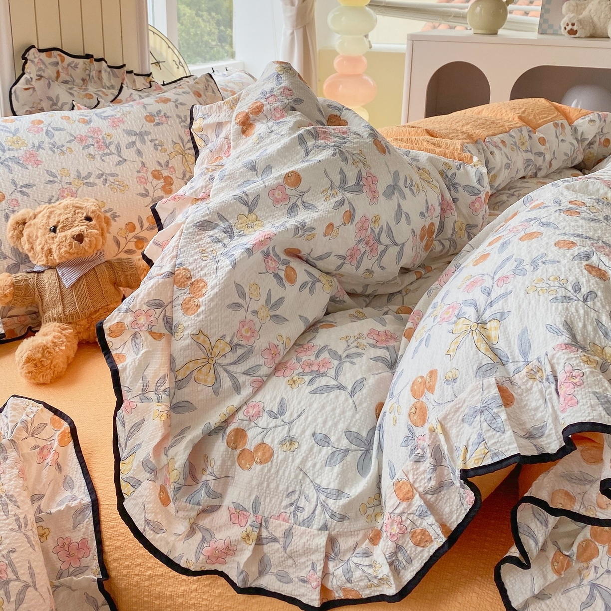 91家纺网 家纺一手货源 找家纺 爱橙家纺（原艾橙家纺） 2026春夏新款韩式花边110g超柔泡芙纱四件套 石榴花开