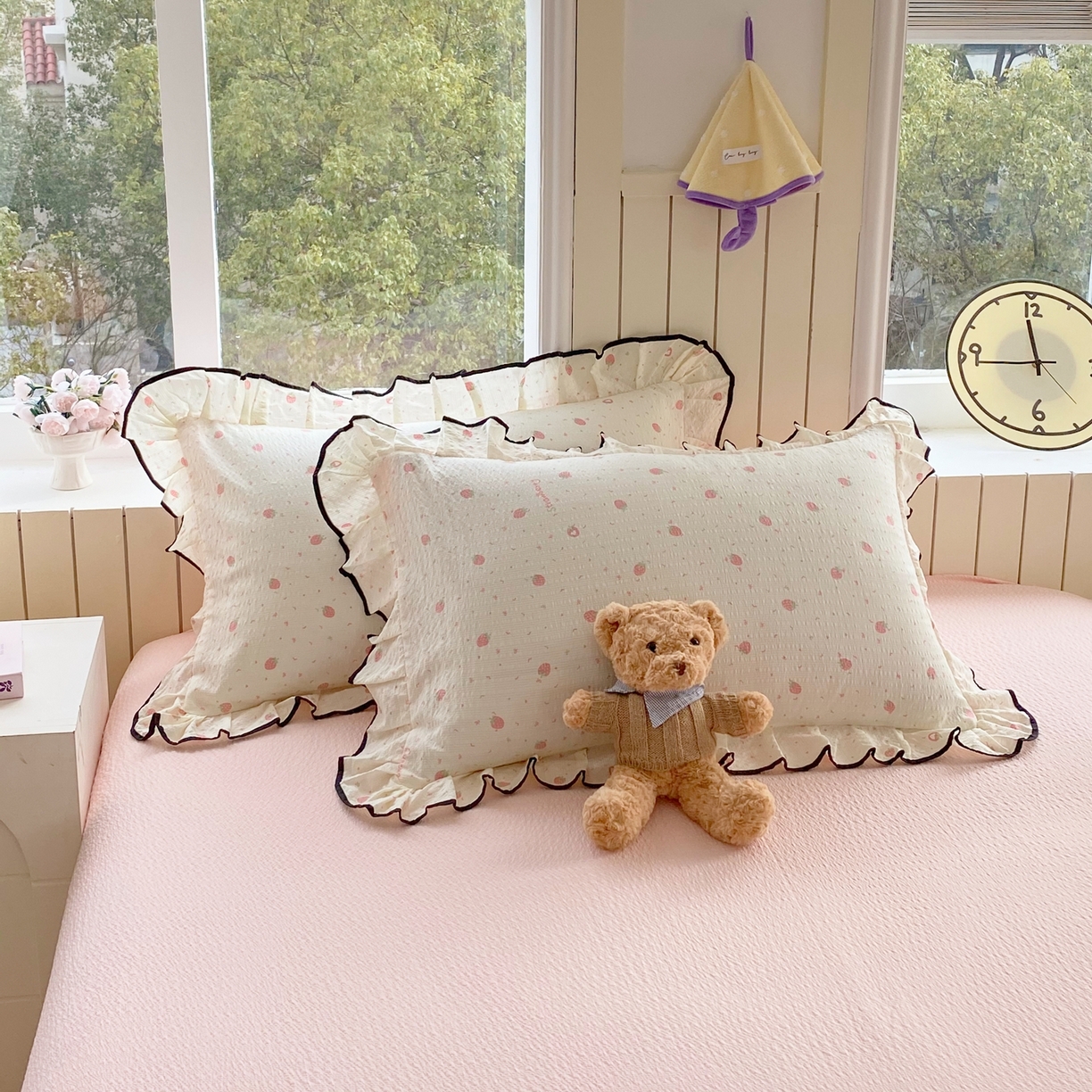 91家纺网 家纺一手货源 找家纺 爱橙家纺（原艾橙家纺） 2026春夏新款韩式花边110g超柔泡芙纱四件套 美莓果