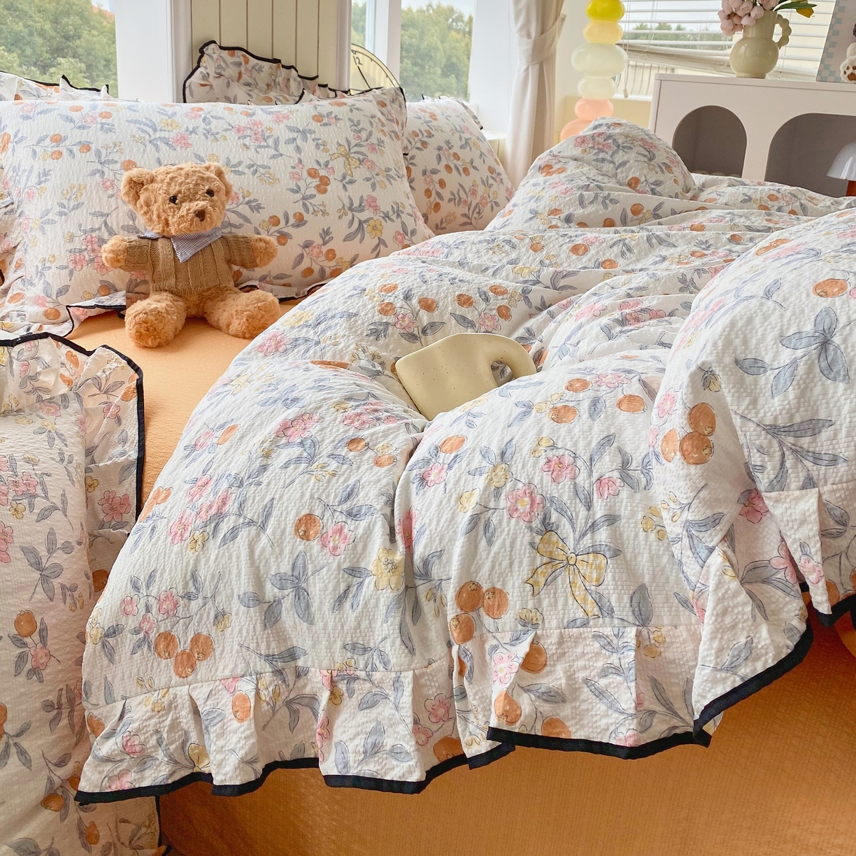 91家纺网 家纺一手货源 找家纺 爱橙家纺（原艾橙家纺） 2026春夏新款韩式花边110g超柔泡芙纱四件套 石榴花开