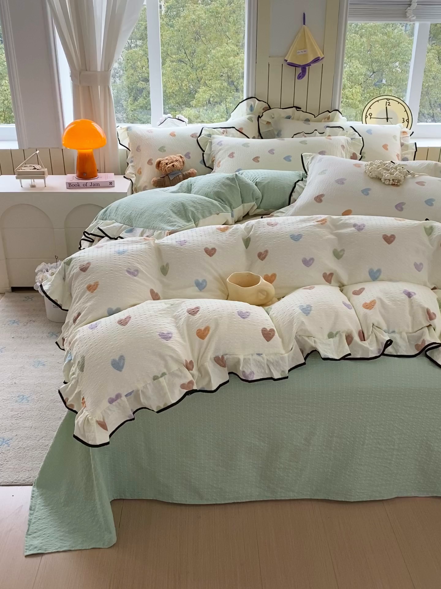 91家纺网 家纺一手货源 找家纺 爱橙家纺（原艾橙家纺） 2026春夏新款韩式花边110g超柔泡芙纱四件套 马卡龙爱心