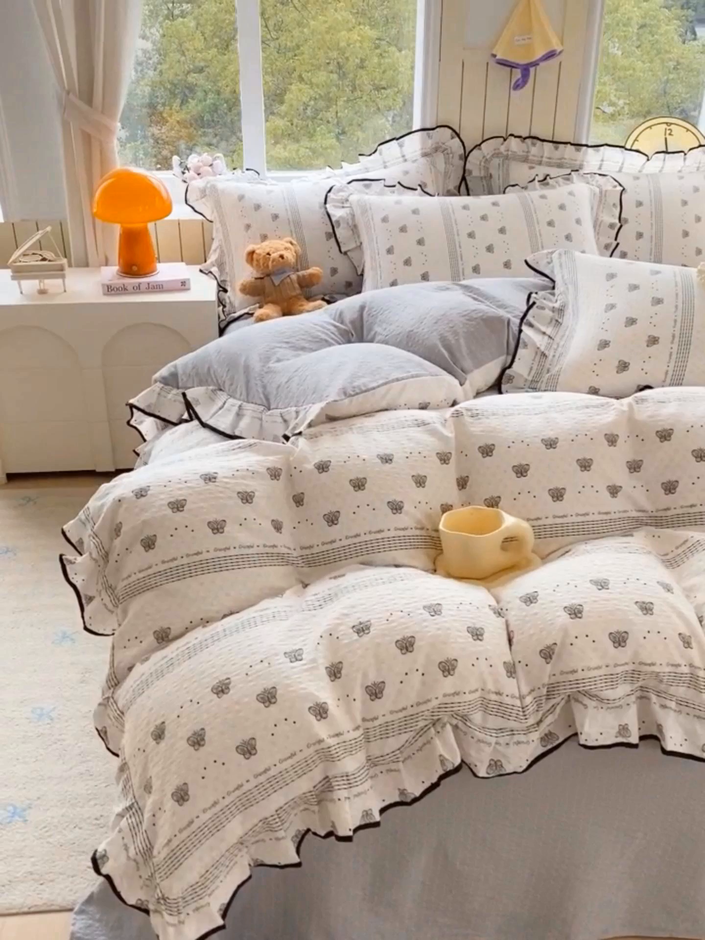 91家纺网 家纺一手货源 找家纺 爱橙家纺（原艾橙家纺） 2026春夏新款韩式花边110g超柔泡芙纱四件套 蝶语