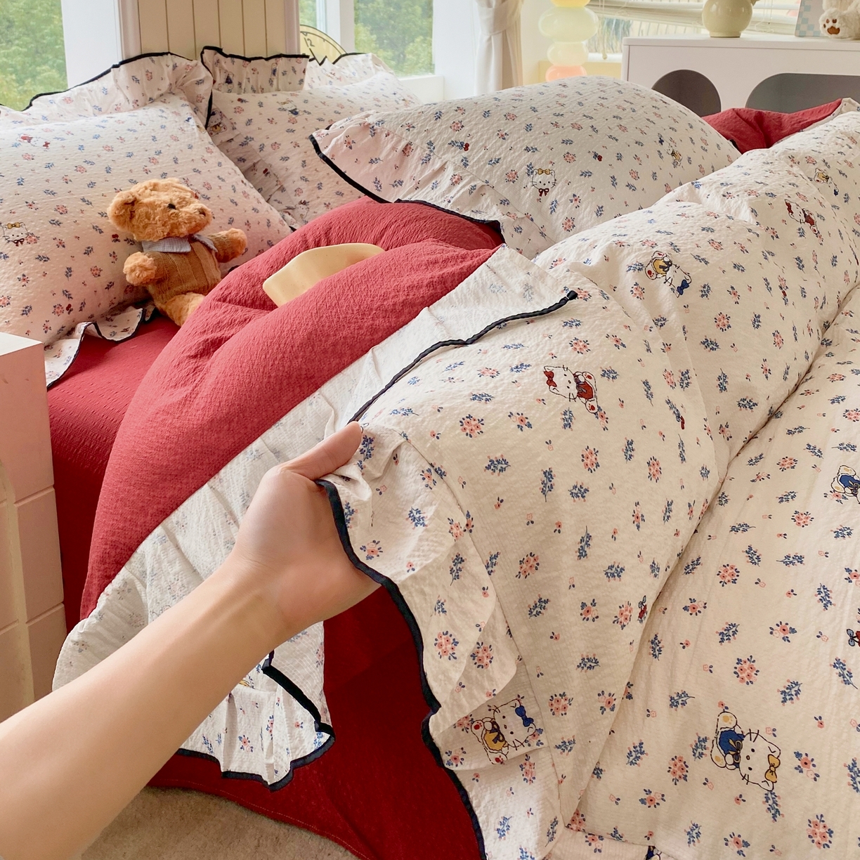 91家纺网 家纺一手货源 找家纺 爱橙家纺（原艾橙家纺） 2026春夏新款韩式花边110g超柔泡芙纱四件套 花町软猫