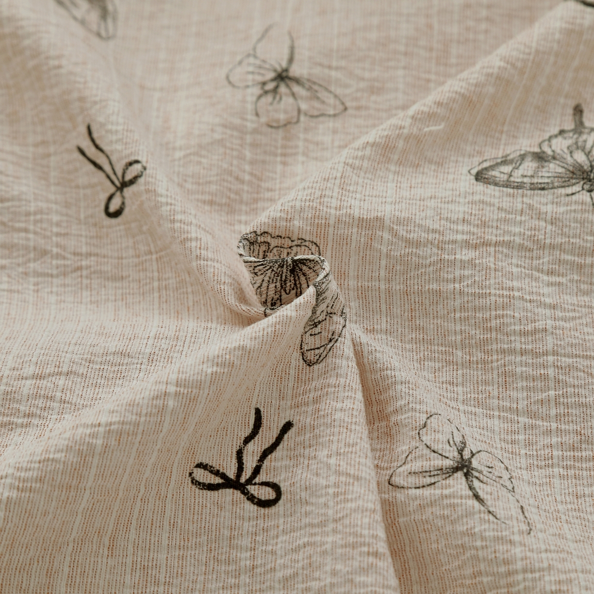 91家纺网 家纺一手货源 找家纺 恋之语 2026新款全棉花边色织水洗棉花边四件套 浅棕蝶舞