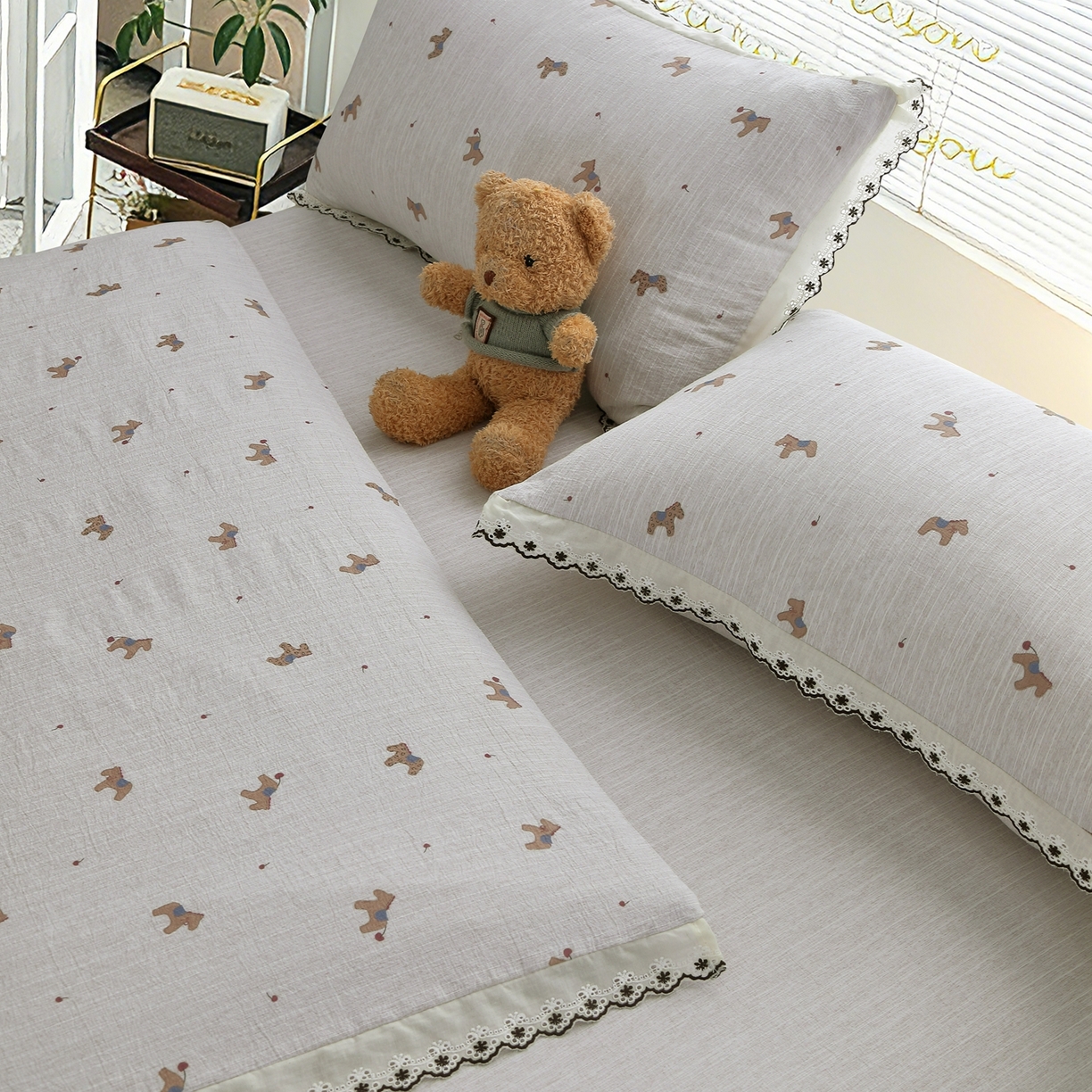 91家纺网 家纺一手货源 找家纺 恋之语 2026新款全棉花边色织水洗棉花边四件套 浅棕汪汪