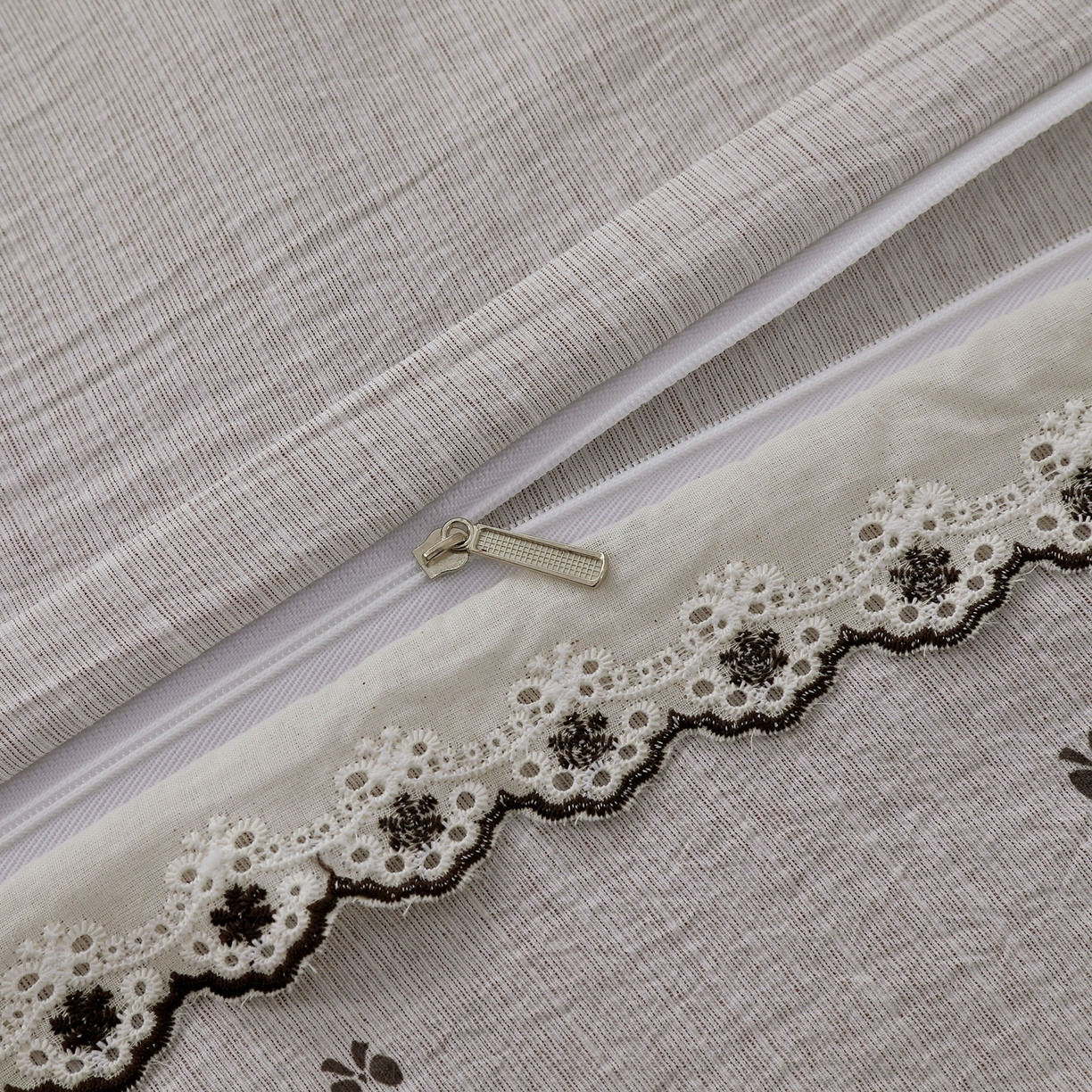 91家纺网 家纺一手货源 找家纺 恋之语 2026新款全棉花边色织水洗棉花边四件套 樱桃