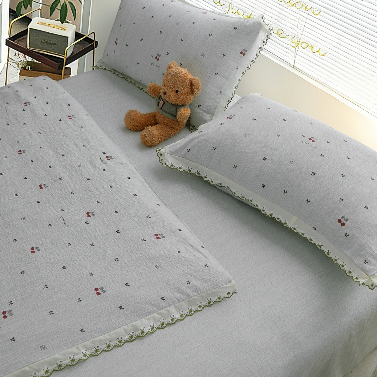 91家纺网 家纺一手货源 找家纺 恋之语 2026新款全棉花边色织水洗棉花边四件套 樱桃-蓝