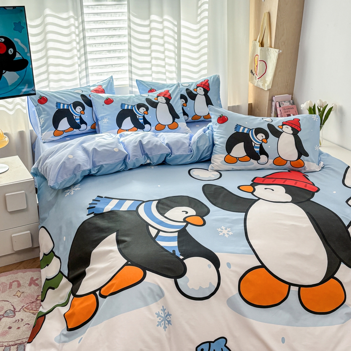 91家纺网 家纺一手货源 找家纺 孩子王家纺 2026新款卡通亲肤活性大版全纯棉专版企鹅系列四件套 冬日企鹅