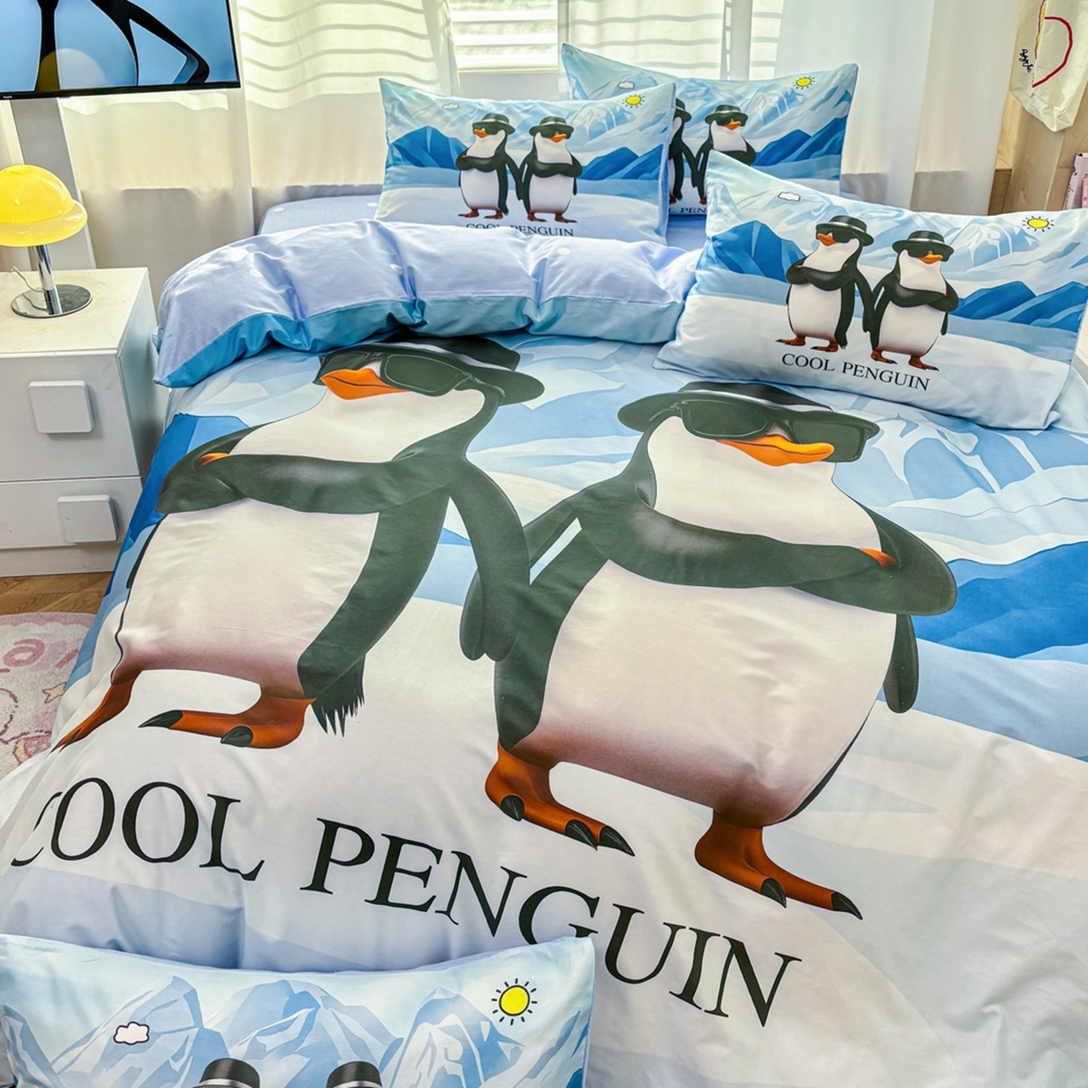 91家纺网 家纺一手货源 找家纺 孩子王家纺 2026新款卡通亲肤活性大版全纯棉专版企鹅系列四件套 冰川企鹅