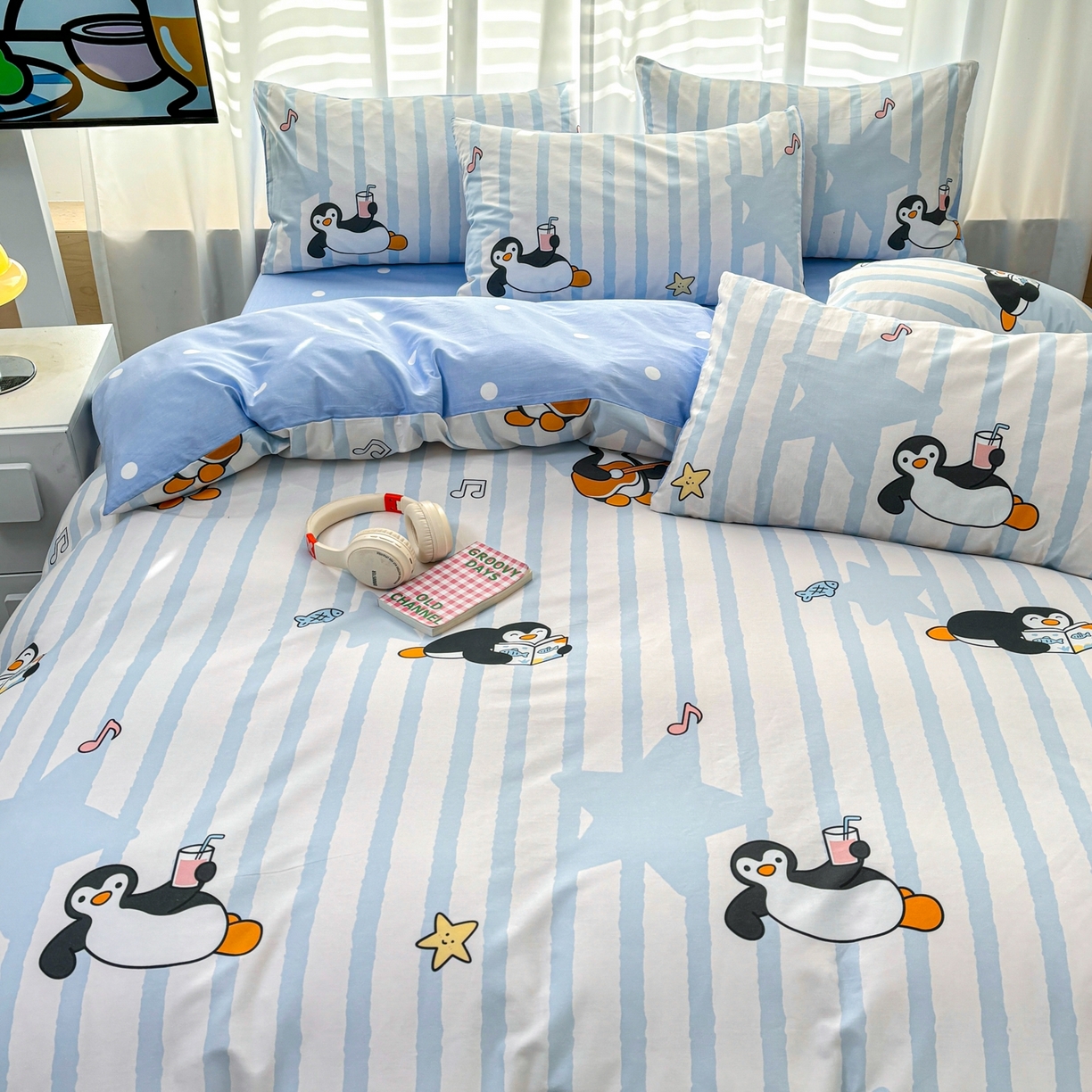 91家纺网 家纺一手货源 找家纺 孩子王家纺 2026新款卡通亲肤活性大版全纯棉专版企鹅系列四件套 条纹企鹅