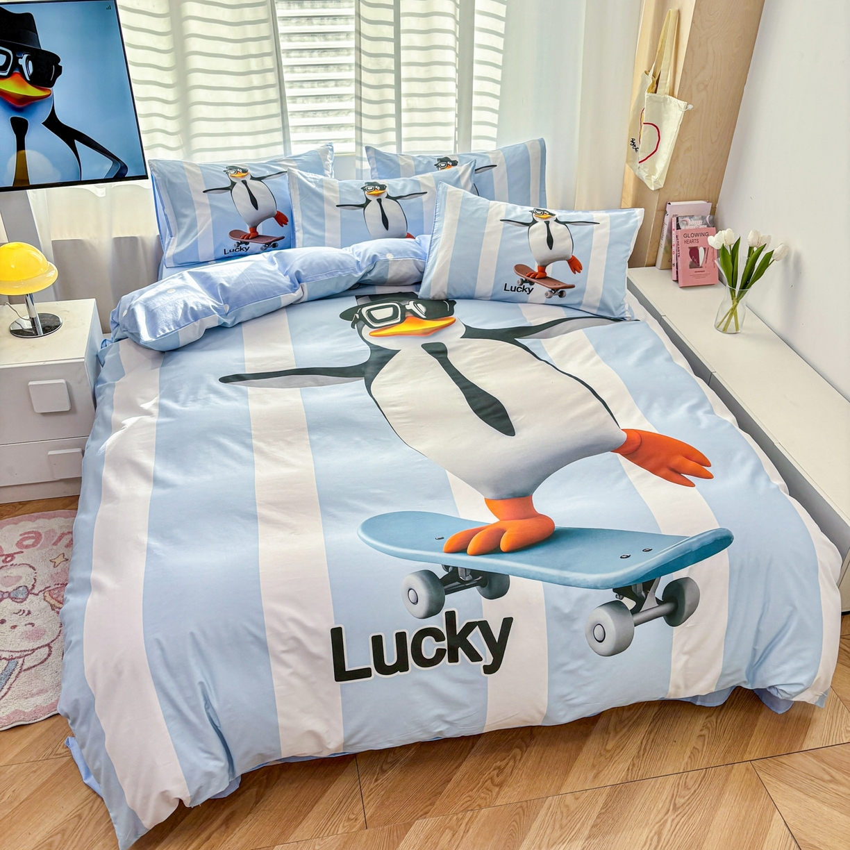 91家纺网 家纺一手货源 找家纺 孩子王家纺 2026新款卡通亲肤活性大版全纯棉专版企鹅系列四件套 滑板企鹅-蓝