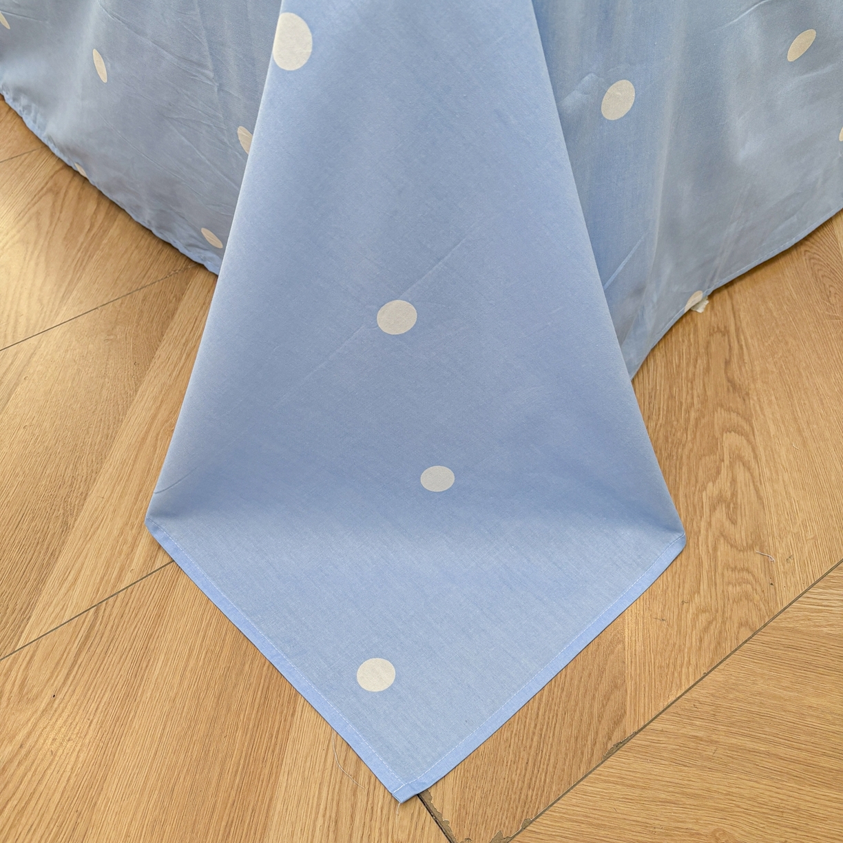 91家纺网 家纺一手货源 找家纺 孩子王家纺 2026新款卡通亲肤活性大版全纯棉专版企鹅系列四件套 钓鱼时光