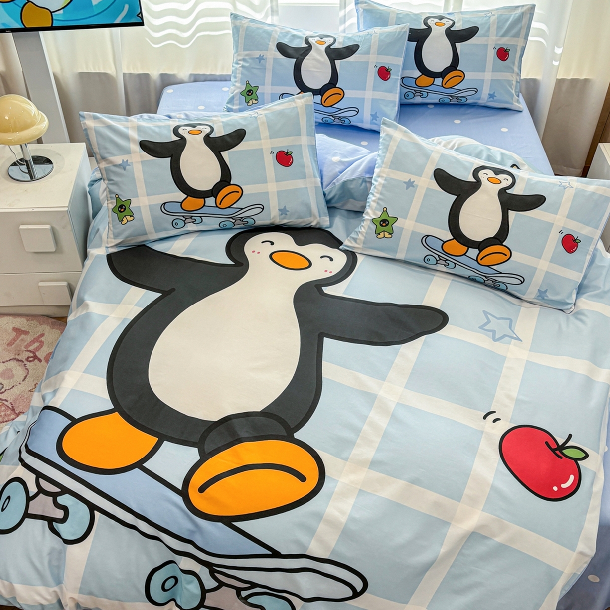 91家纺网 家纺一手货源 找家纺 孩子王家纺 2026新款卡通亲肤活性大版全纯棉专版企鹅系列四件套 元气企鹅
