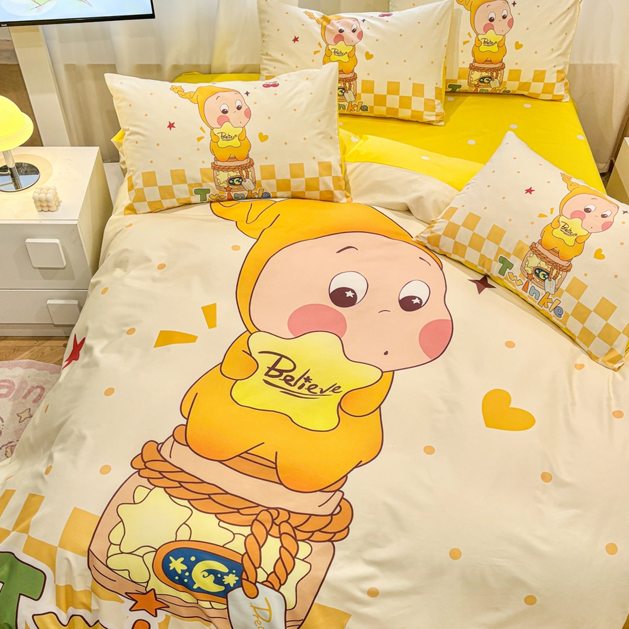 91家纺网 家纺一手货源 找家纺 孩子王家纺 2026新款卡通亲肤全棉纯棉大版星星人系列四件套 芝士星梦