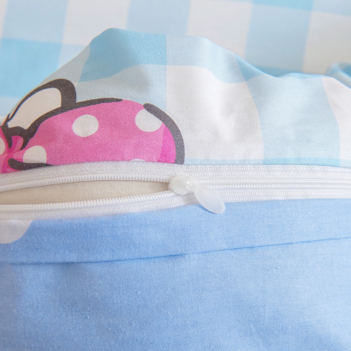 91家纺网 家纺一手货源 找家纺 孩子王家纺 2026新款卡通全棉纯棉正版授权三丽鸥幼儿园套件三件套六件套多件套 甜美kt