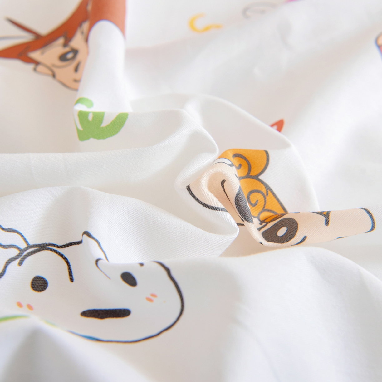 91家纺网 家纺一手货源 找家纺 孩子王家纺 2026新款卡通全棉纯棉正版授权蜡笔小新幼儿园套件三件套六件套多件套 温馨小新