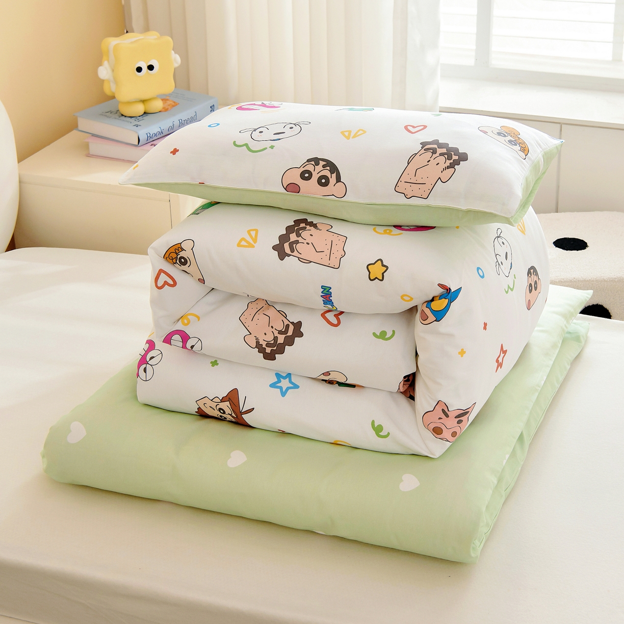 91家纺网 家纺一手货源 找家纺 （总）孩子王家纺 2026新款卡通全棉纯棉正版授权蜡笔小新幼儿园套件三件套六件套多件套