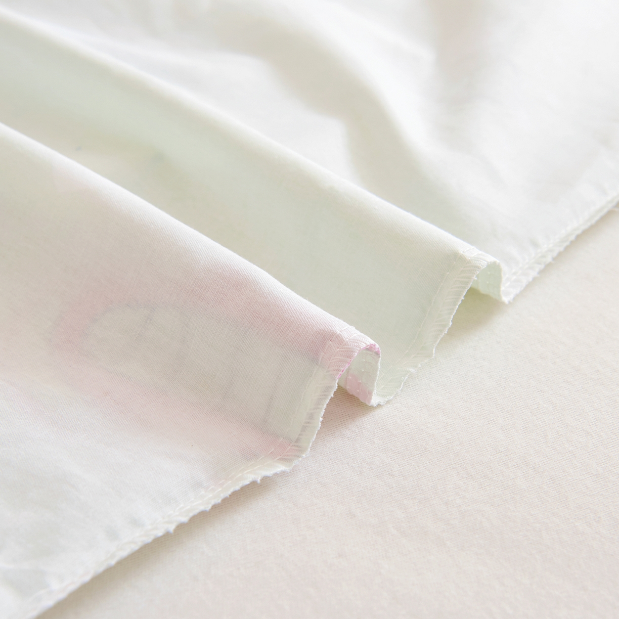 91家纺网 家纺一手货源 找家纺 孩子王家纺 2026新款卡通全棉纯棉正版授权蜡笔小新幼儿园套件三件套六件套多件套 动感小新